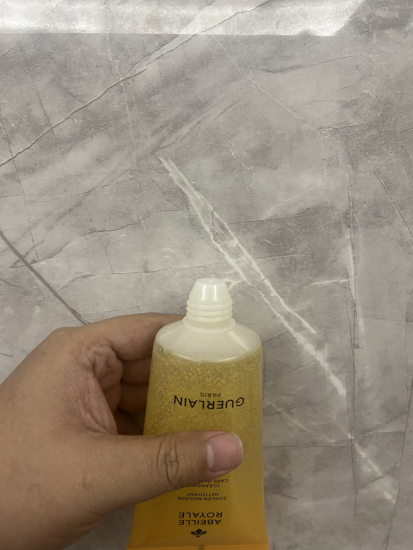 65💰
独家私模，市场独家质量，非流通货，供平台，明通市场认可版本✔️娇兰复原蜜洗面奶明通版175ml！