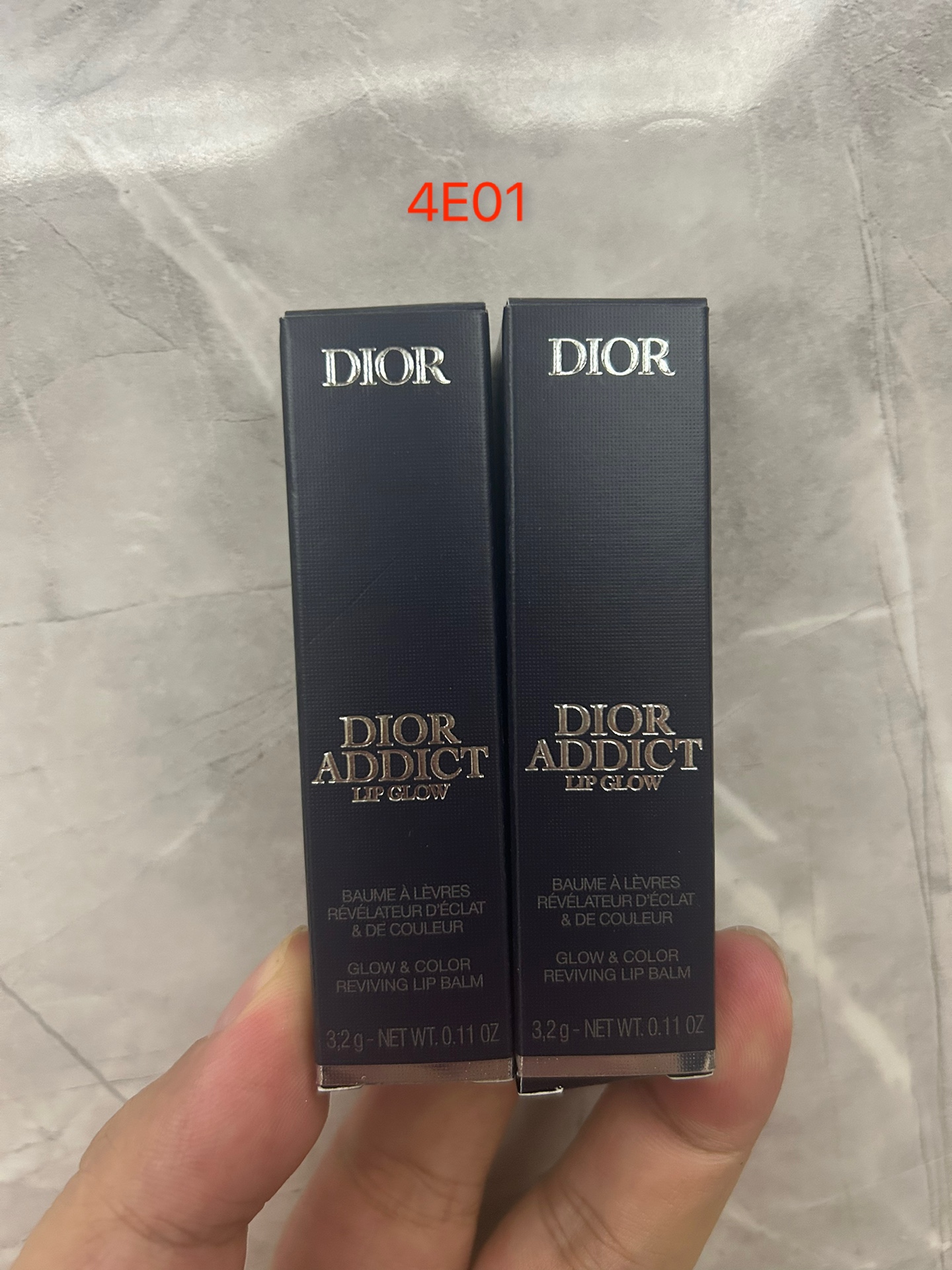 Se puede equipar con etiqueta china✔️ Bálsamo labial变色 Dior 25 colores 3.2g! Números de color: 001#, 004#, 012#.