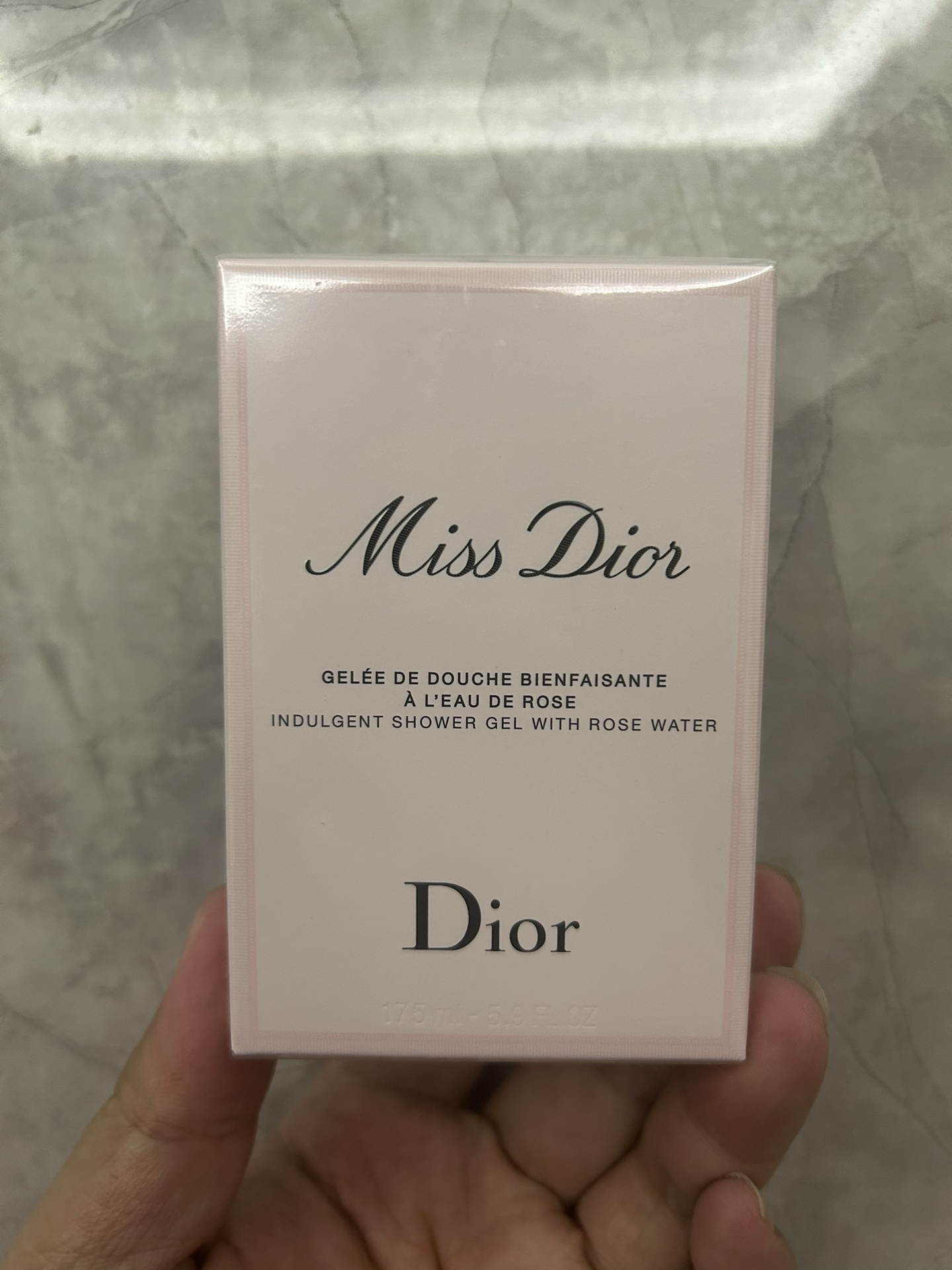 48! Nueva versión del gel de ducha Dior Sweetheart 24 modelos 200ml Nueva versión de la loción corporal Dior Sweetheart…