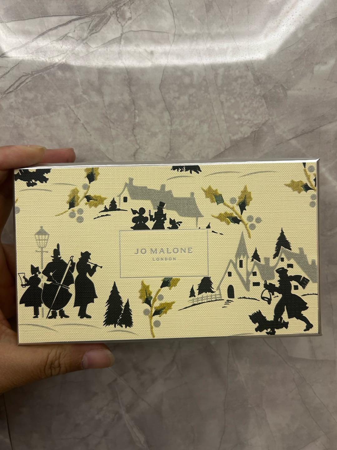 0817 Set de 5 muestras de perfume Jo Malone 9ml con diseño de figura humana! Contiene: 9ml × 5. Aromas: amapola, cedro …