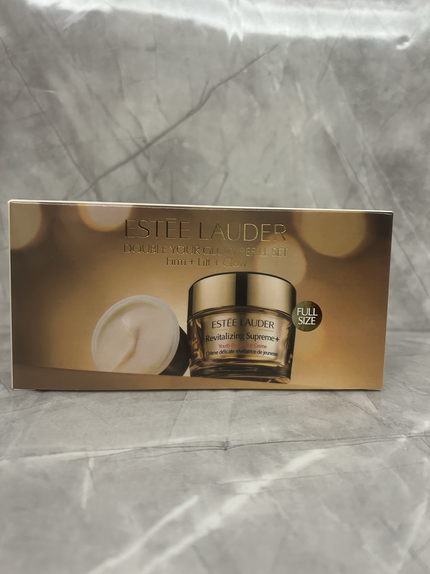 Estuche de repuesto para crema facial Estée Lauder: incluye crema ligera de 75ml y recambio ligero de 75ml.