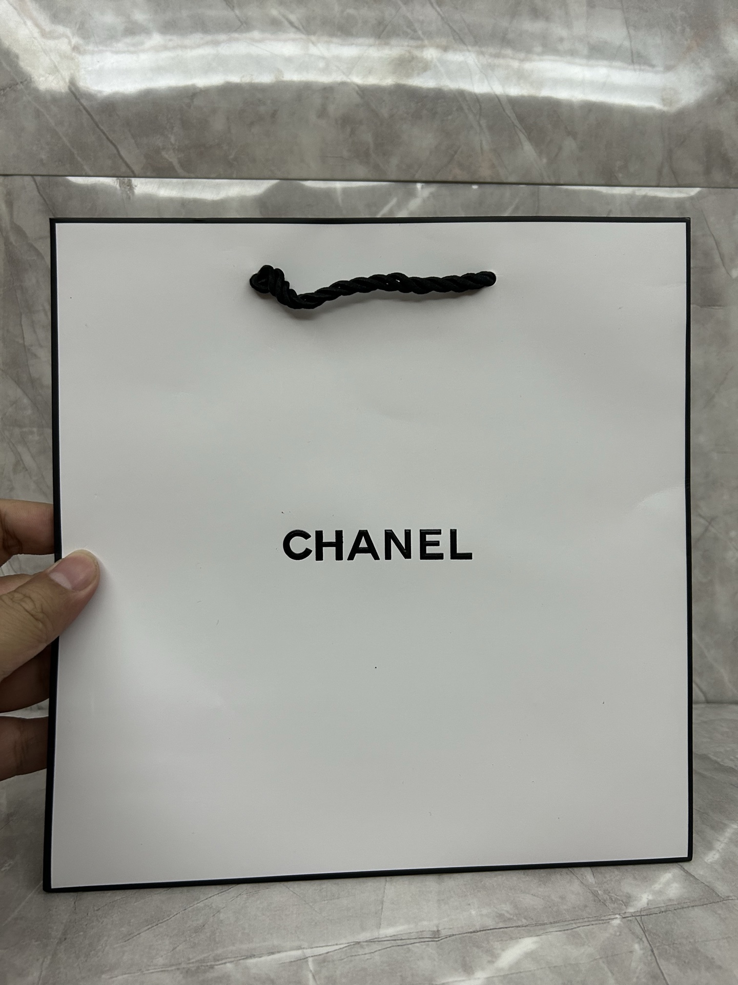 135💰
香奈儿山茶花洗面奶4+1套装明通版！内含：正装150ml×1，小样30ml×4。