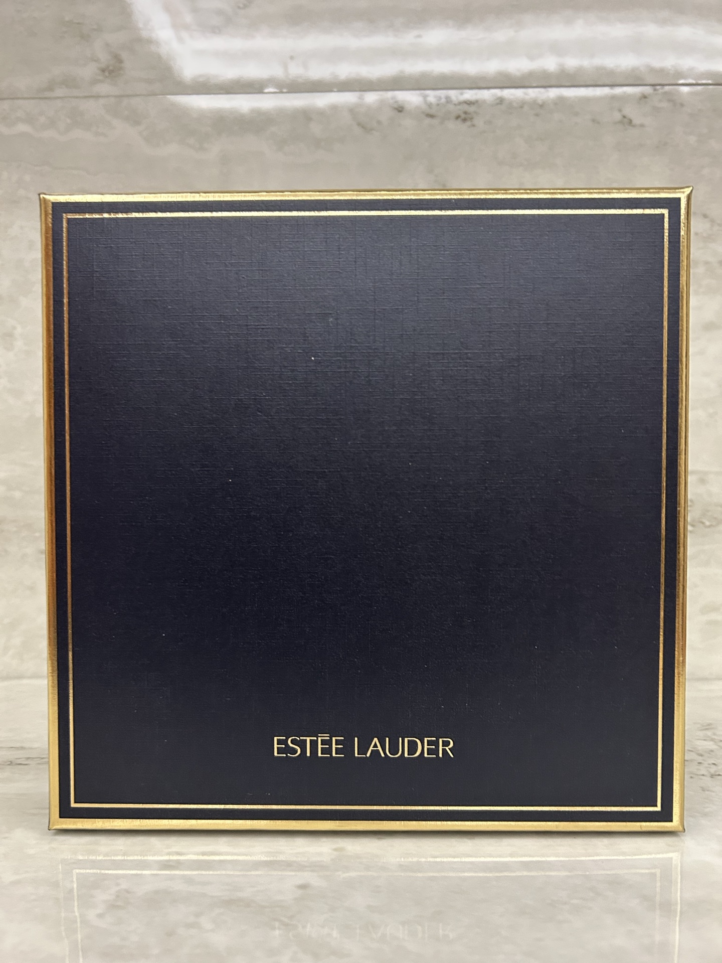 Común/ Estée Lauder Crema Inteligente Set 3+1 Versión Mingtong! Incluye: Crema Inteligente 75ml ligera + Crema Intelige…