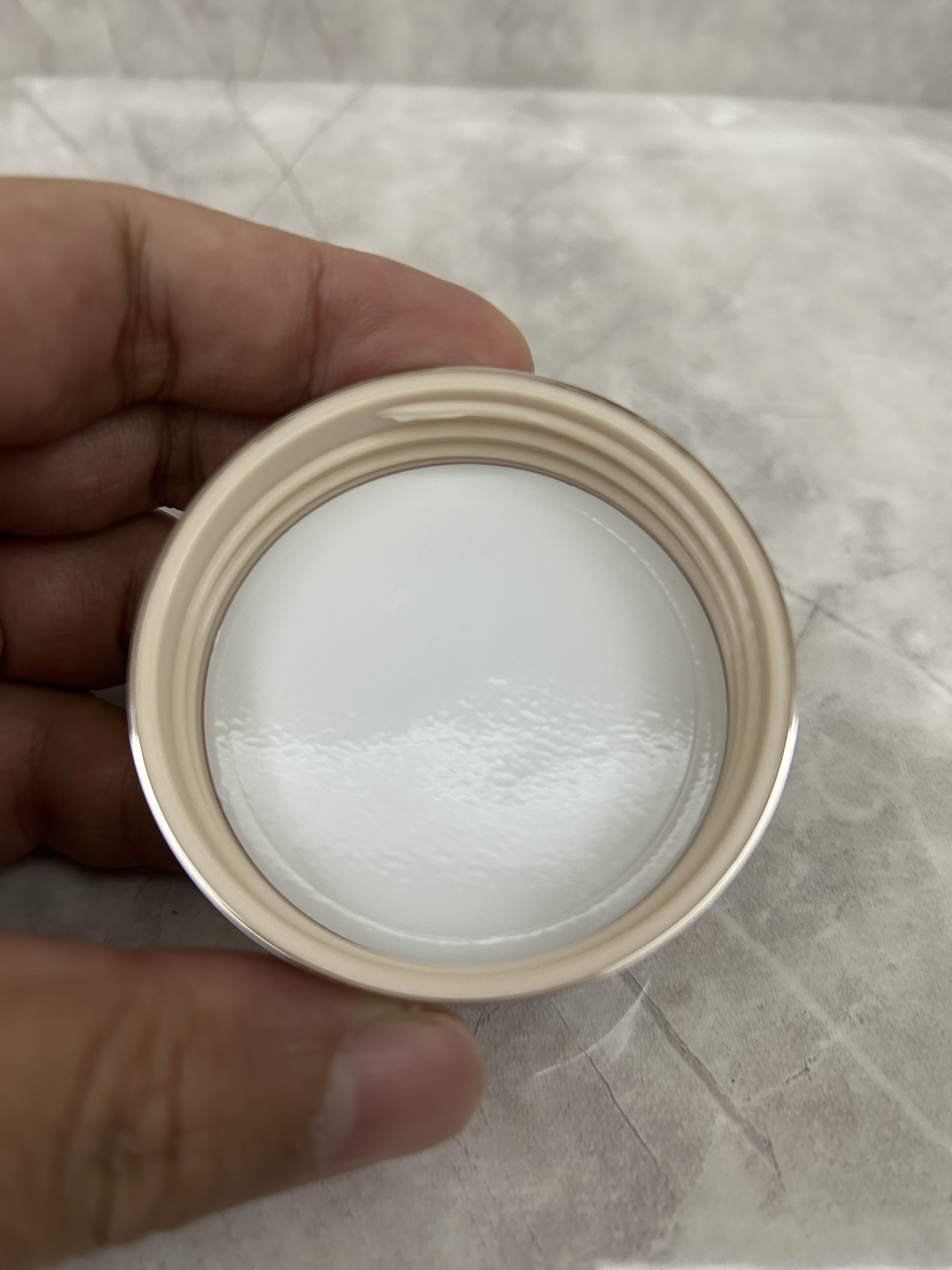 通/95💰
独家私模，明通版本，进口纸盒，原色瓶子，对版铝盖，对版中格，双色含注，膏体过检✔️海蓝之谜修护膏明通版50ml！