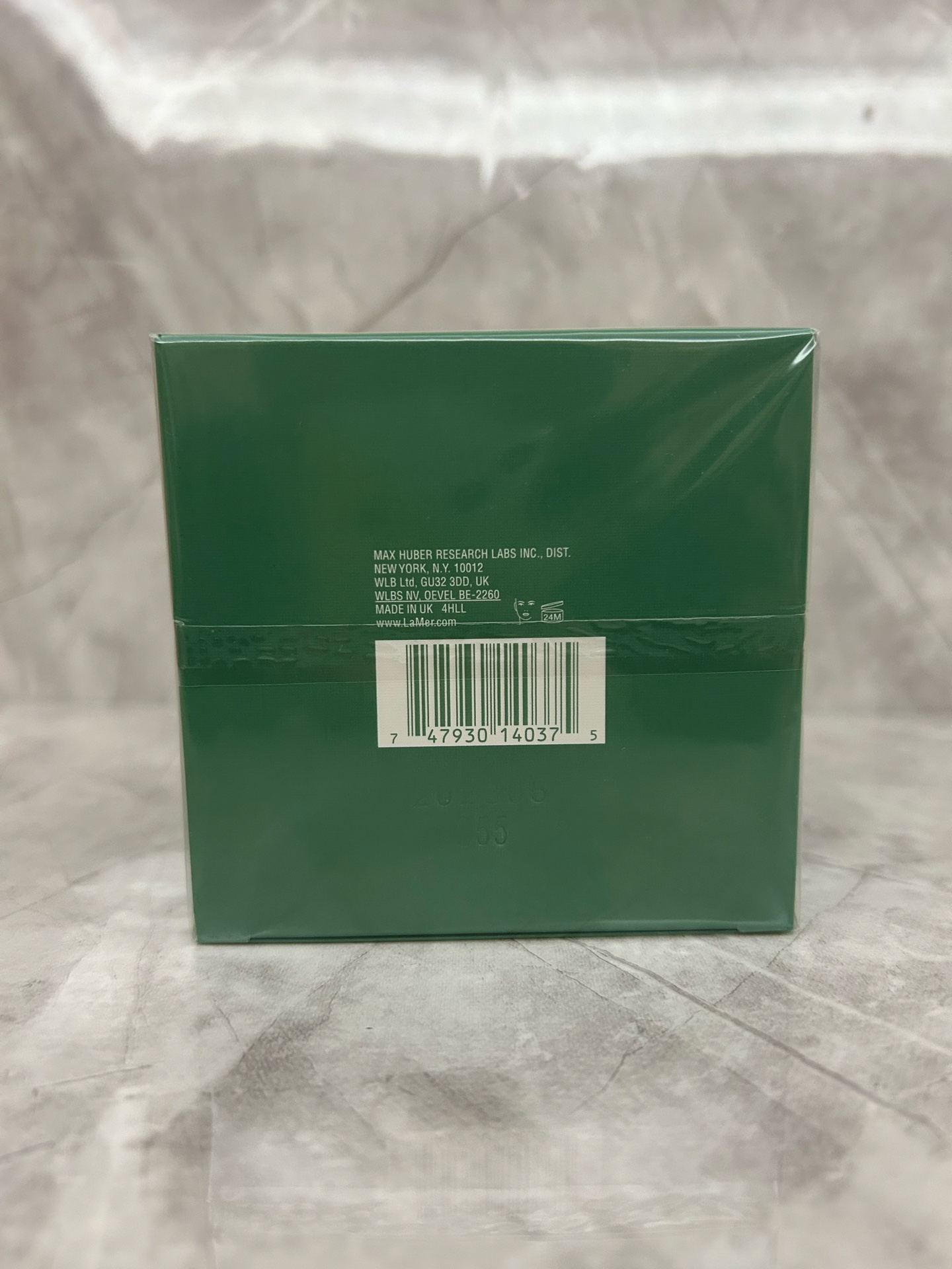 通/95💰
独家私模，明通版本，进口纸盒，原色瓶子，对版铝盖，对版中格，双色含注，膏体过检✔️海蓝之谜修护膏明通版50ml！