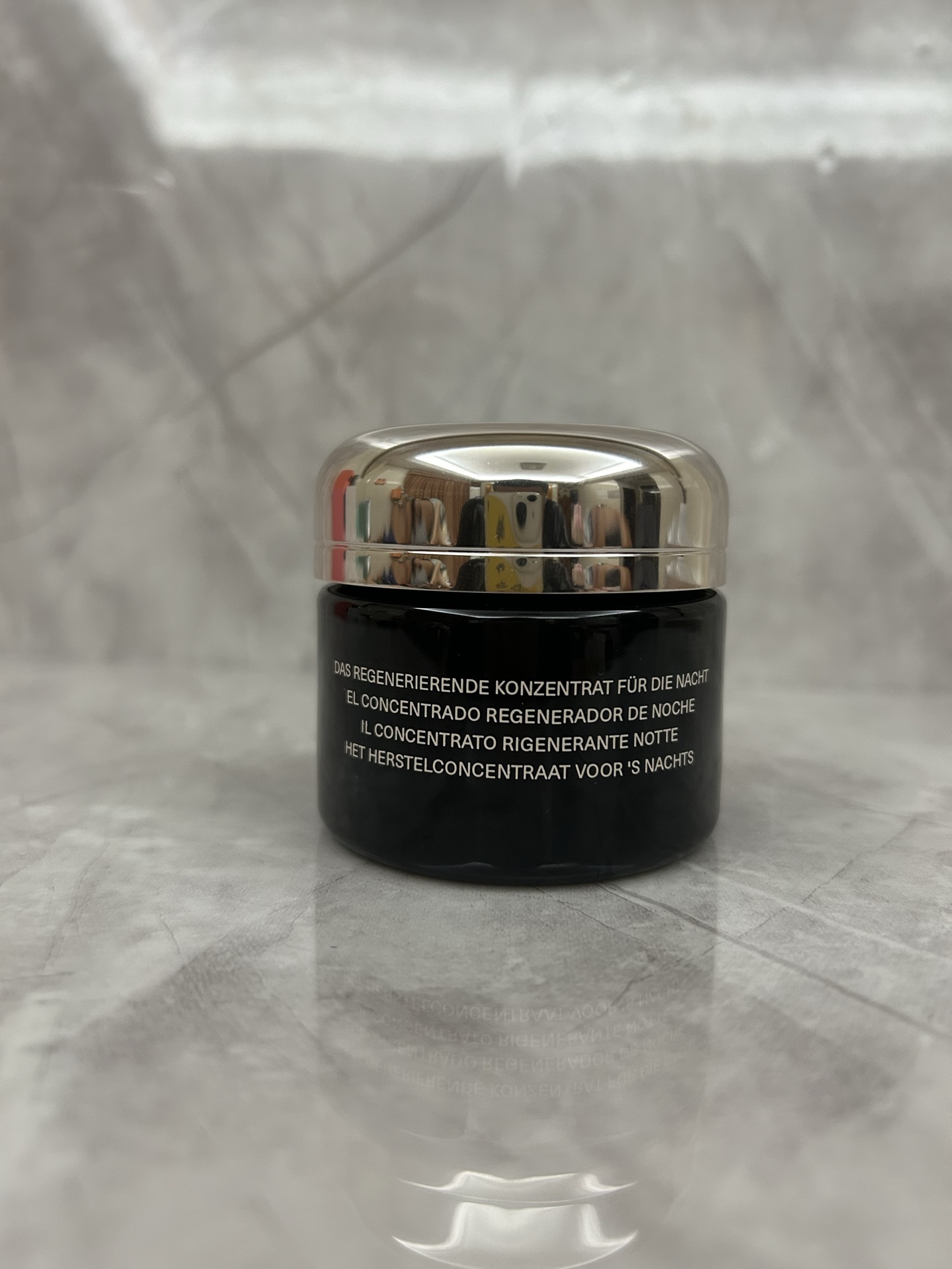 通/95💰
独家私模，明通版本，进口纸盒，原色瓶子，对版铝盖，对版中格，双色含注，膏体过检✔️海蓝之谜修护膏明通版50ml！