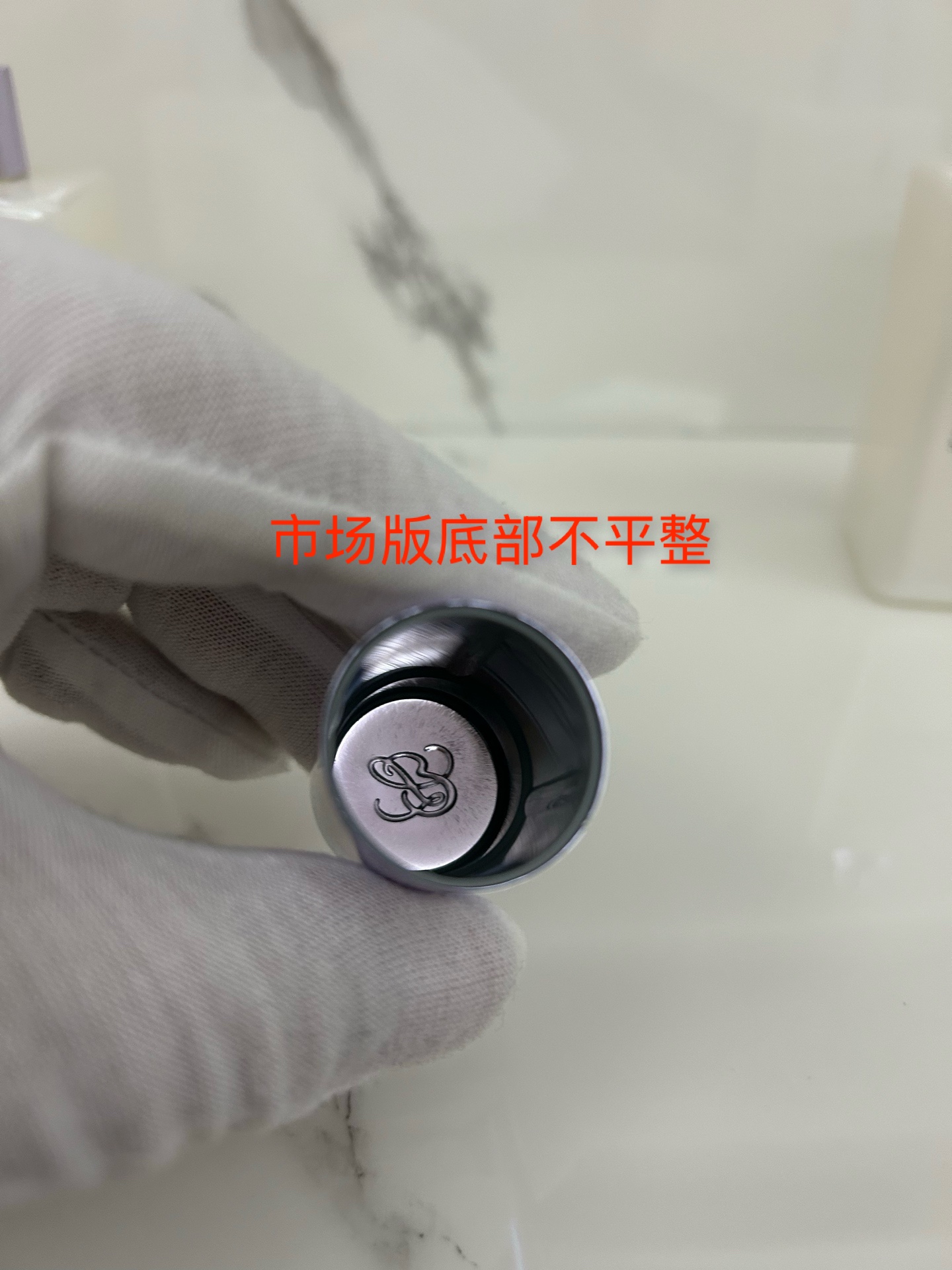 打起出货/75💰🎉🎉🎉
细节全对版，味道对香，市面最高版本，非流通普货，正品质量直供，支持对比，明通市场认可版本✔️雅诗兰黛肌光精华明通版100ml！