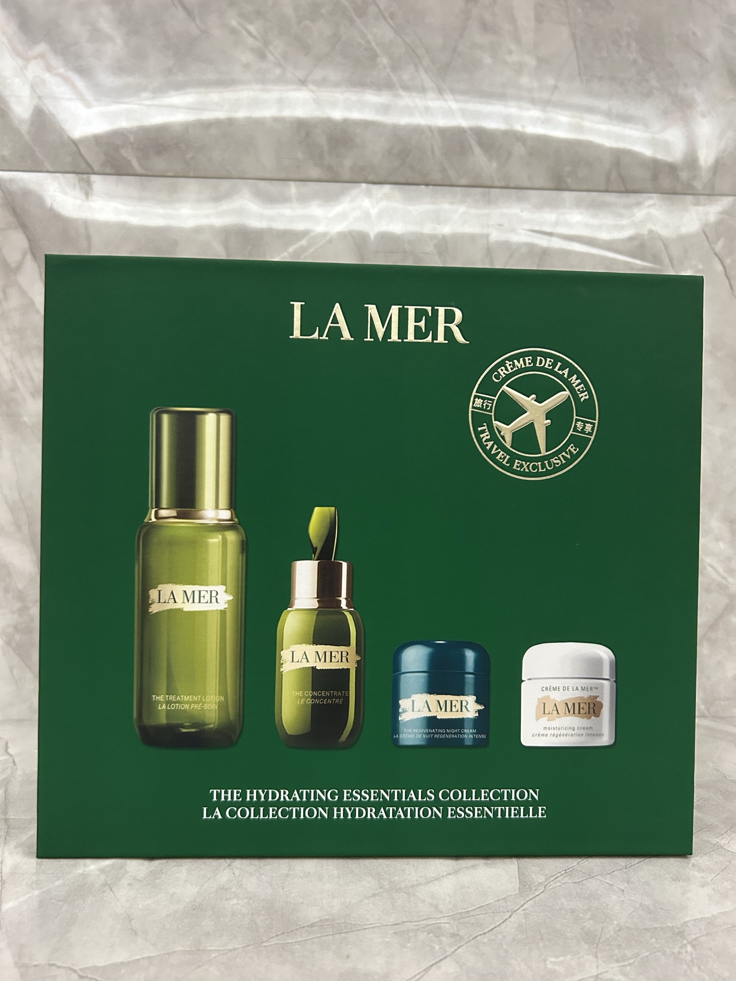 Tamaño pequeño, tamaño grande: set de 4 piezas de La Mer renovación día y noche, tamaño pequeño. Incluye: tónico 100ml,…