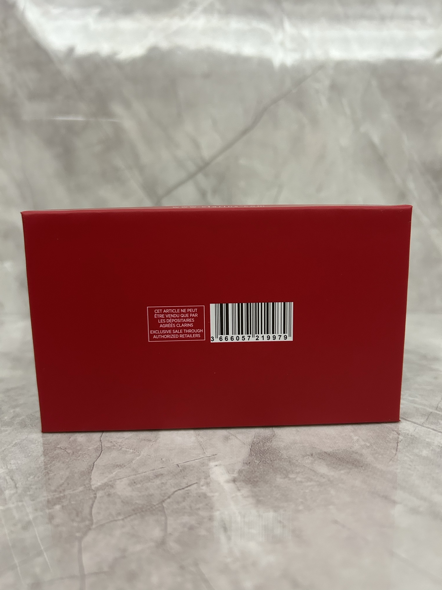 100💰
娇韵诗维C安瓶精华套盒！内含：4*8ml。