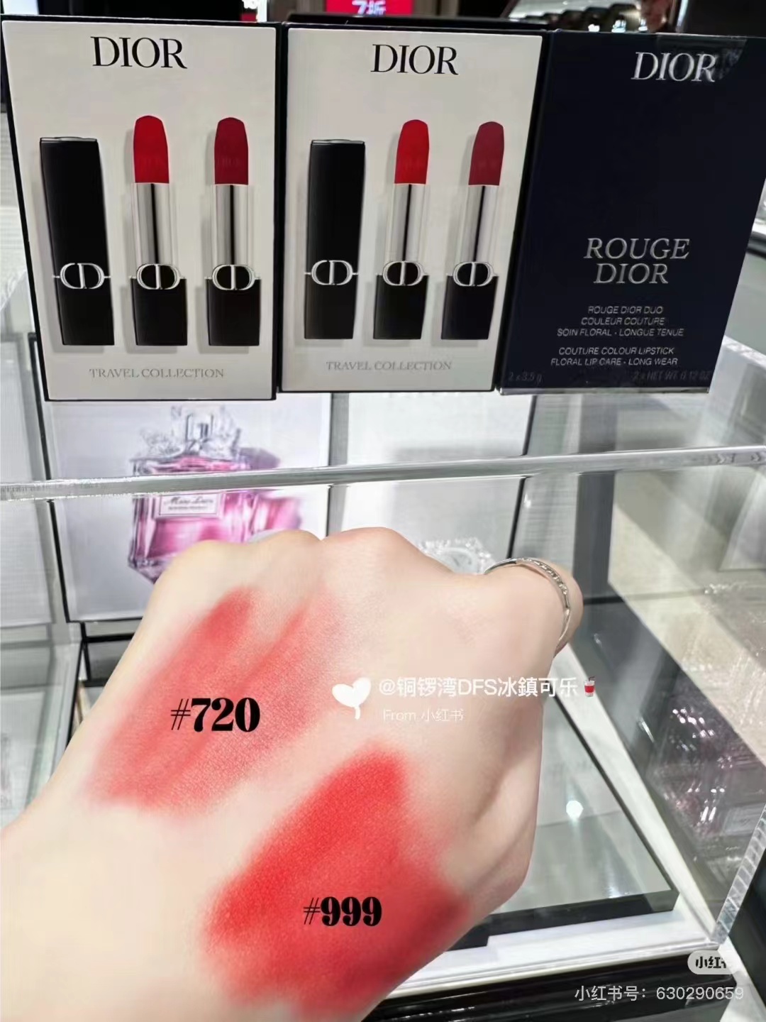 Set de dos labiales Dior Blue Gold! Tonos: Velvet 720 + Velvet 999.
