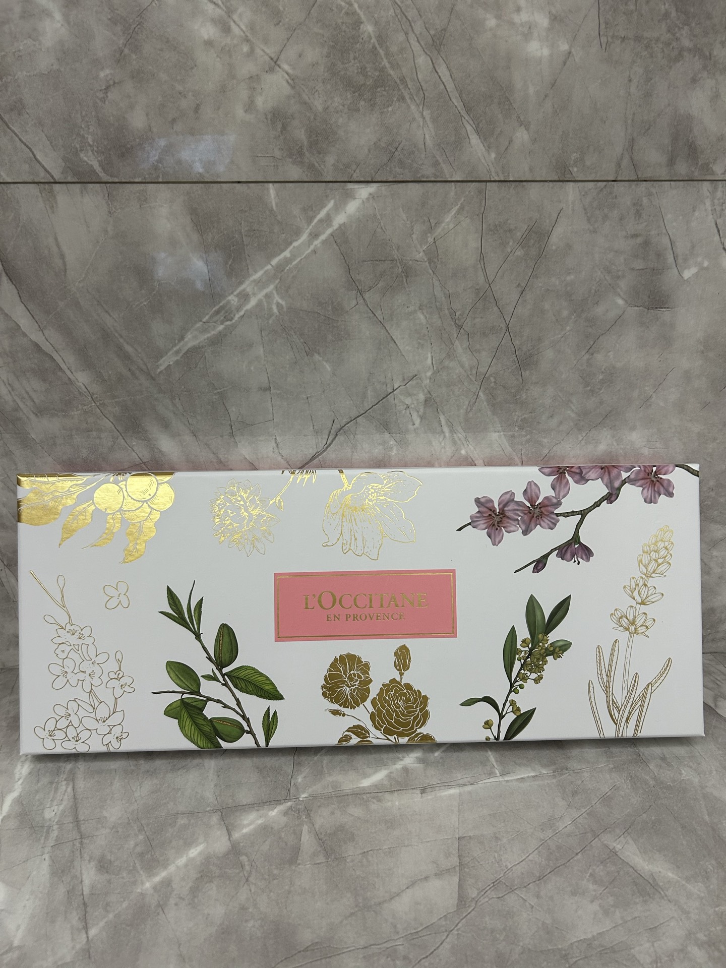 Tong/ Set de ocho cremas de manos L'Occitane edición brillante versión Mingtong! Incluye: 30ml*8.