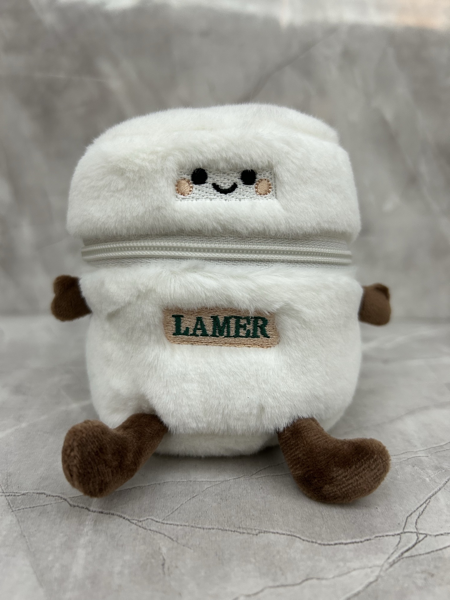 NO:879244,La Mer Magic Cream Doll comes in Mingtong version!  Contains doll bag × 1 + facial cream 60ml × 1. With spoon. Skin care products19860909海蓝之谜神奇面霜公仔包明通版！内含公仔包×1+面霜60ml×1.配勺子.,护肤品,accessory