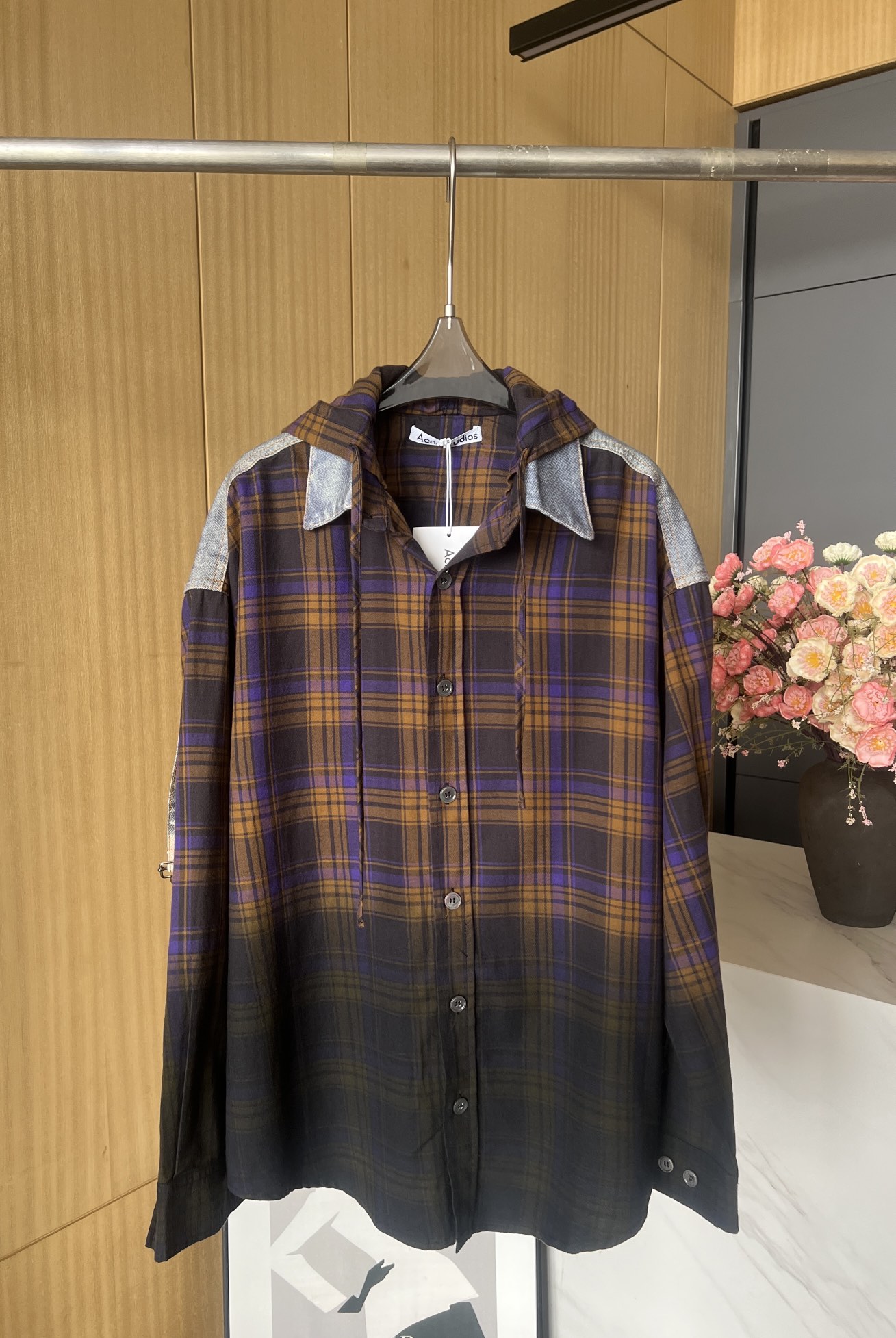 NO:317153,Acn*e autumn and winter new style lace-up button-up shirt jacket, red flannel check, denim details on the back, belt loops in sharp contrast drawstring hood, belt details on denim details on the waist, hem and cuffs, casual style, same style for men and women S M L XL,,jackets & coats,shirts,hats,alexander wang19860909Acn*e秋冬新款 系带纽扣衬衫外套、红色法兰绒格纹、后背的牛仔布细节、皮带环形成鲜明对比抽绳兜帽、带腰带的牛仔布细节、下摆和袖口浸染处理、休闲版型、男女同款 码数S M L XL,,jackets & coats,shirts,hats,alexander wang,Women's clothing