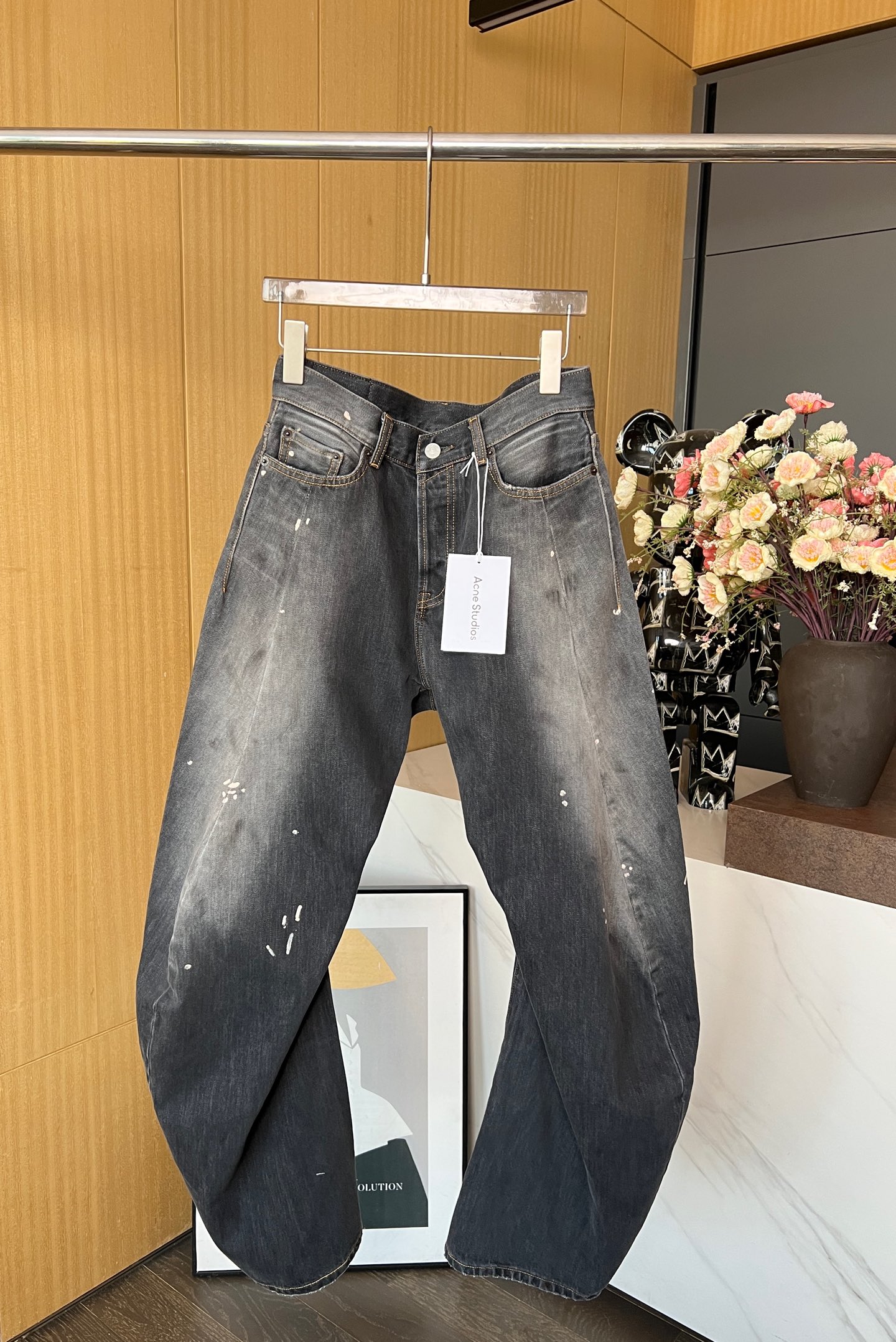 NO:307089,Acne Studios New Early Spring 2006F ink low waist wide-leg scimitar jeans, with coloring and painted markings, casual style, same style for men and women. 30-34,,acne studios,dior,jeans,alexander wang19860909Acne Studios 早春新款 2006F泼墨低腰阔腿弯刀裤牛仔裤 、带有着色和涂绘标记细、休闲版型、男女同款 码数30-34,,acne studios,dior,jeans,alexander wang,Women's clothing