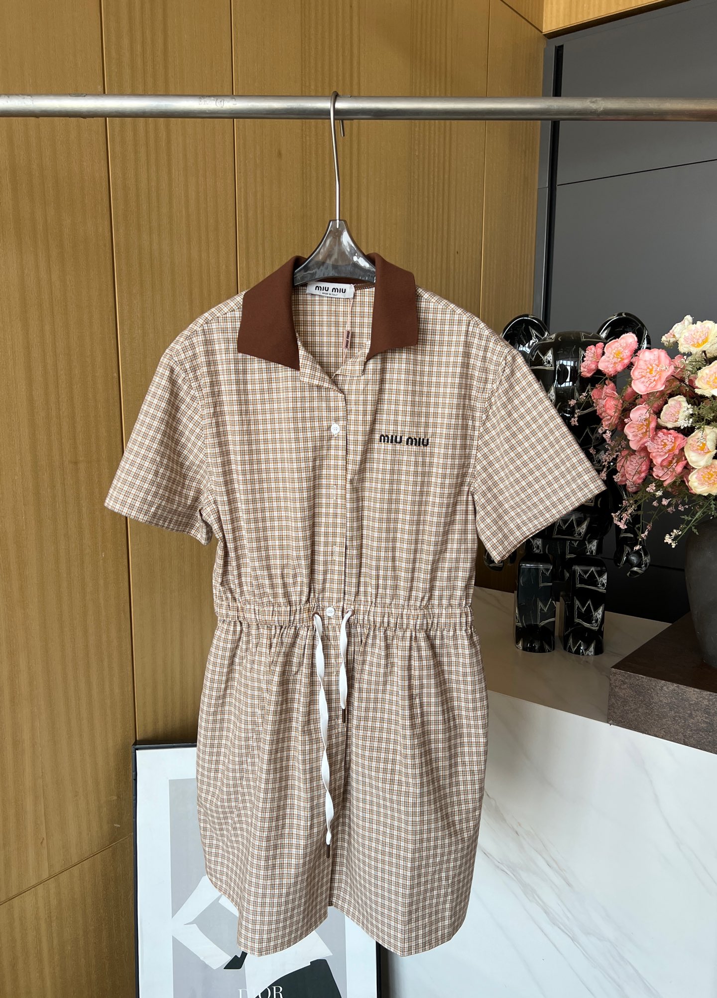 NO:312243,Miu Miu New Early Spring Style Check mini dress, contrast knit collar and drawstring design are perfect for multi-layer, embroidered logos, casual styles SML,,miumiu, skirts,alexander wang19860909Miu Miu 早春新款 格纹迷你连衣裙、撞色针织衣领和抽绳设计非常适合多层叠、刺绣徽标、休闲版型 码数SML,,miumiu,skirts,alexander wang,Women's clothing