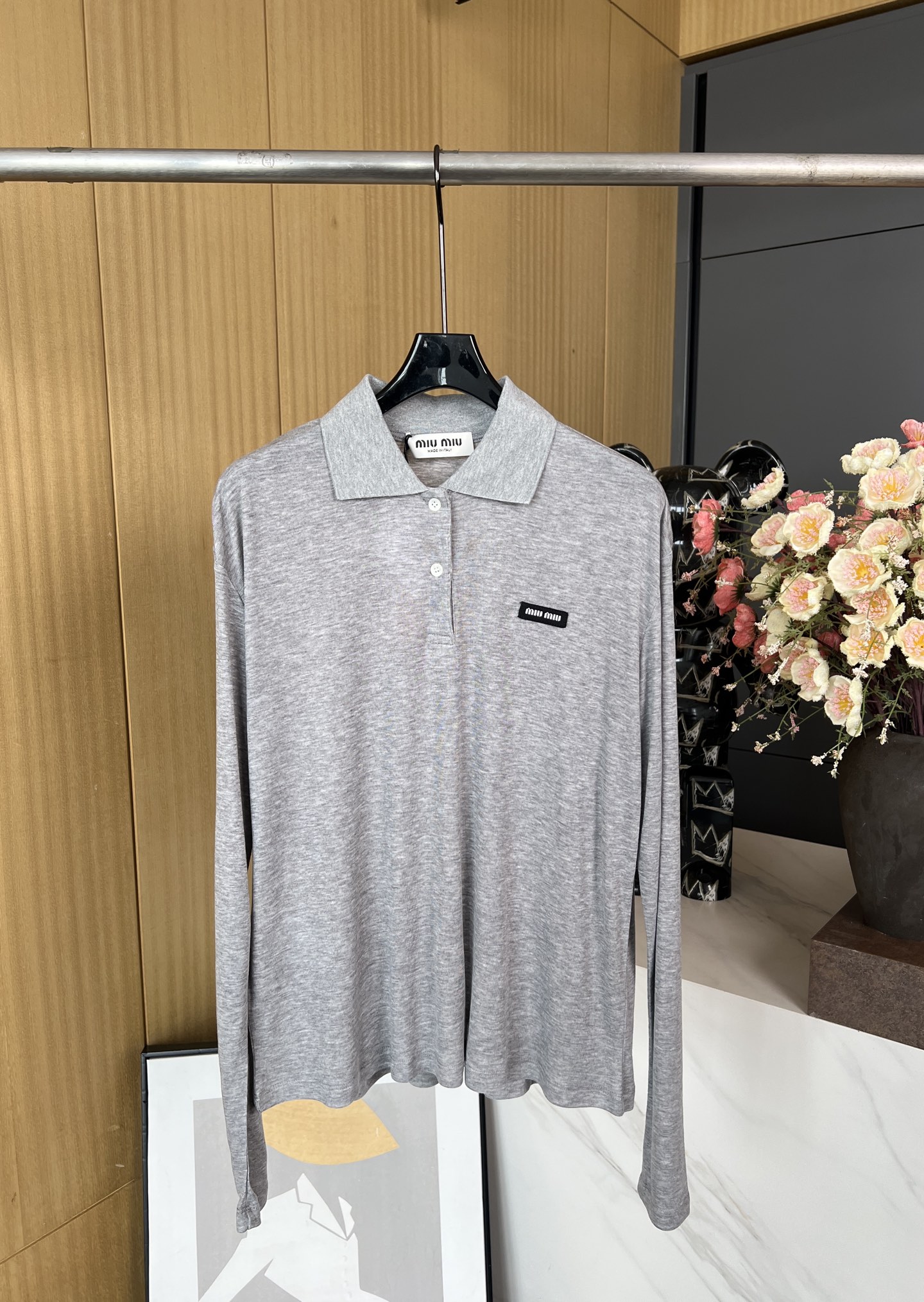 NO:316674,MIUMIU early spring new style lapel zipper knitted cardigan jacket, chest embroidered letter logo, cashmere wool blend fabric, soft, comfortable and elastic S M L,,miumiu, jackets & coats,alexander wang19860909MIUMIU 早春新款 翻领拉链针织开衫外套、胸口刺绣字母logo、羊绒羊毛混纺面料、柔软舒服有弹性 码数S M L,,miumiu,jackets & coats,alexander wang,Women's clothing