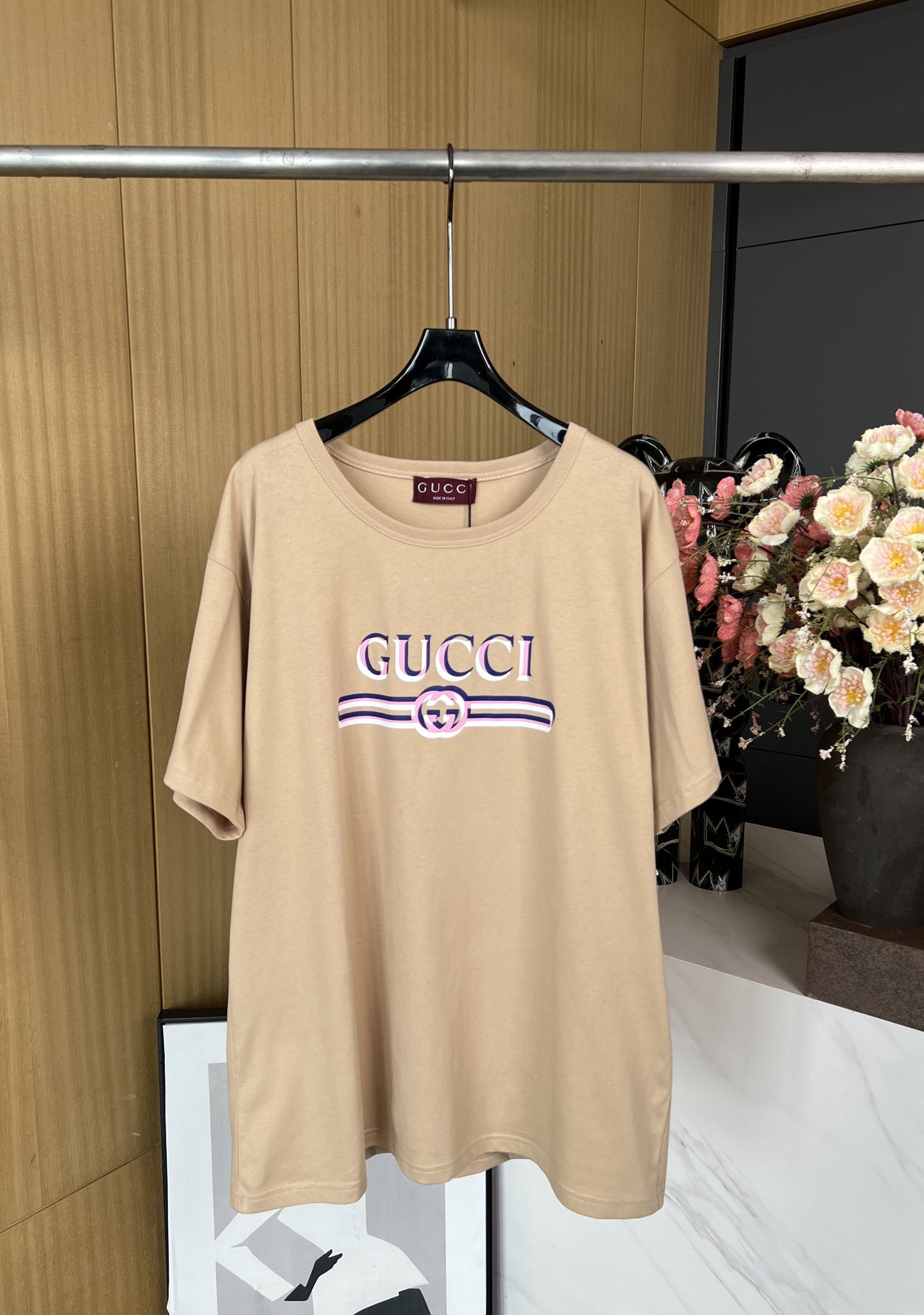 NO:312247,Gucci Spring and Summer New Style Casual Short-Sleeve T-Shirts when Alphabet Print, Gucci Interlocking Double G and Webbing Print, Ribbed Pipe, Casual Style, Men and Women's Same Model Number SMLXL, Gucci, T-shirt, Tees, t-shirt, alexander wang19860909Gucci 春夏新款 字母印花时休闲短袖T恤、Gucci互扣式双G和织带印花、罗纹滚边、休闲版型、男女同款 码数SMLXL,,gucci,T-shirt,tees，t-shirt,alexander wang,Women's clothing
