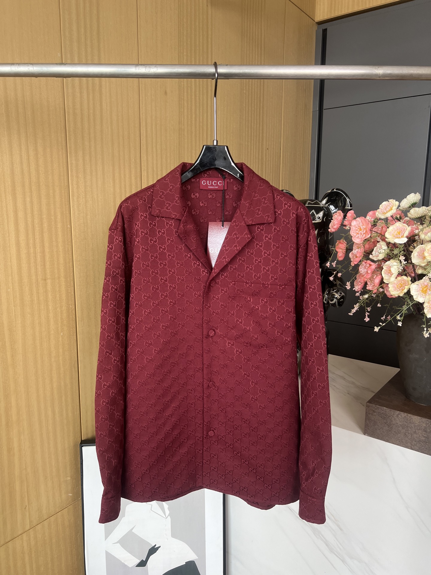 NO:308649,Gucci Spring and Summer New Style Line Blender Long Sleeve Lapel Shirt Jacket, Classic Double Glogo Jacquard, same-fabric button-closed placket, single-sided patch pocket for front chest, straight cut without picking people, classic casual styles, same size for men and women, Size S M L XL,,gucci,jackets & coats,alexander wang19860909Gucci 春夏新款 亚麻混纺长袖翻领衬衣外套、经典双Glogo提花、同布料纽扣开合门襟、前胸单侧贴布口袋、直筒剪裁不挑人穿、经典休闲款式 男女同款 码数S M L XL,,gucci,jackets & coats,alexander wang,Women's clothing
