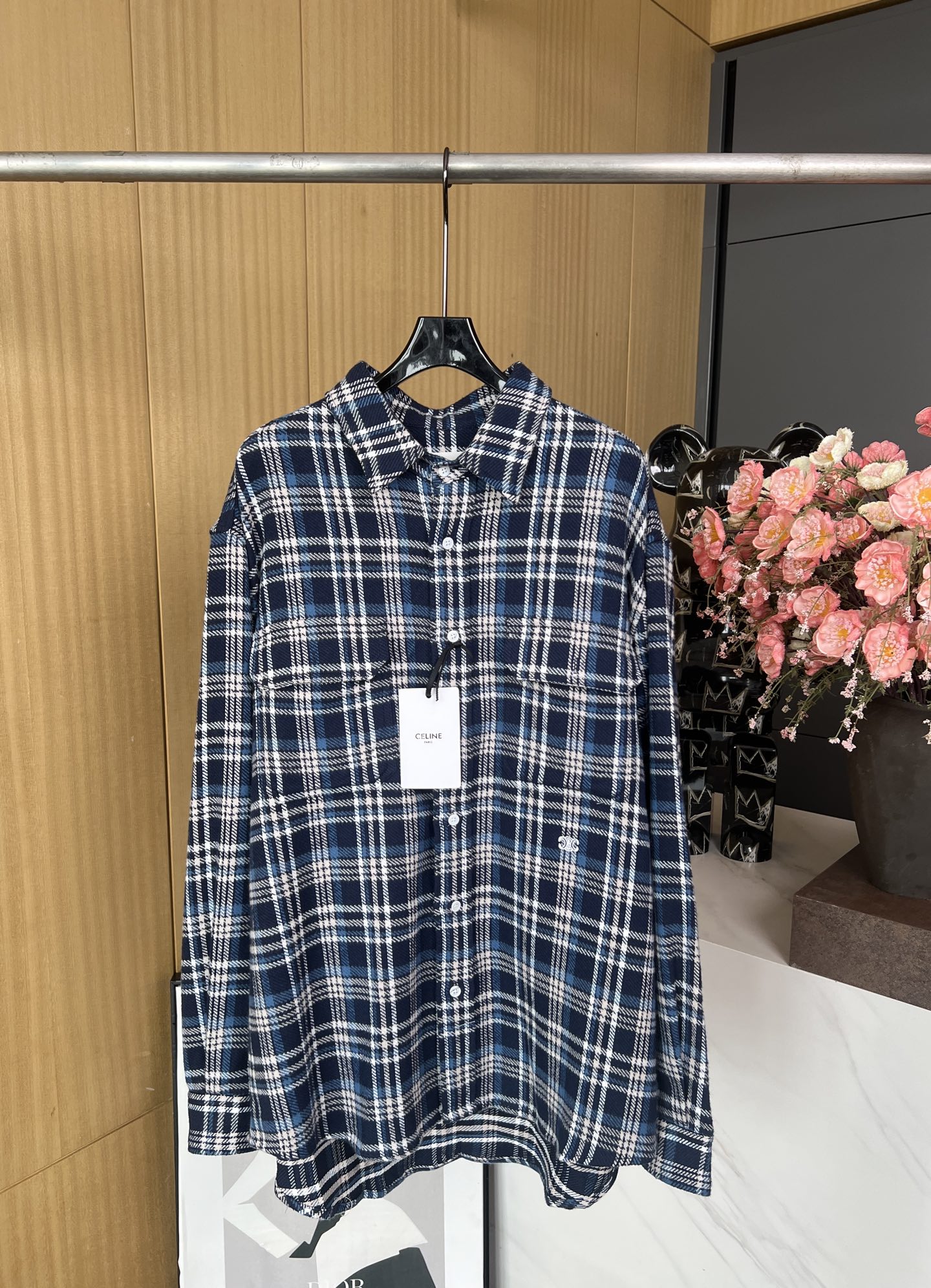 NO:309208,Celin*e Spring and summer new style plaid knitted long-sleeved shirt, grinding and comfortable fabric, front breast patch pocket decoration, classic brand logo embroidery under the pocket, blue plaid is not picky for people, plaid tailoring casual styles S M L XL,,celine,alexander wang19860909Celin*e 春夏新款 格纹针织长袖衬衣、磨毛混纺舒适面料、前胸贴布口袋装饰、口袋下方经典品牌logo刺绣、蓝色系格纹不挑人穿、对格剪裁 休闲款式 男女同款 码数S M L XL,,celine,alexander wang,Women's clothing