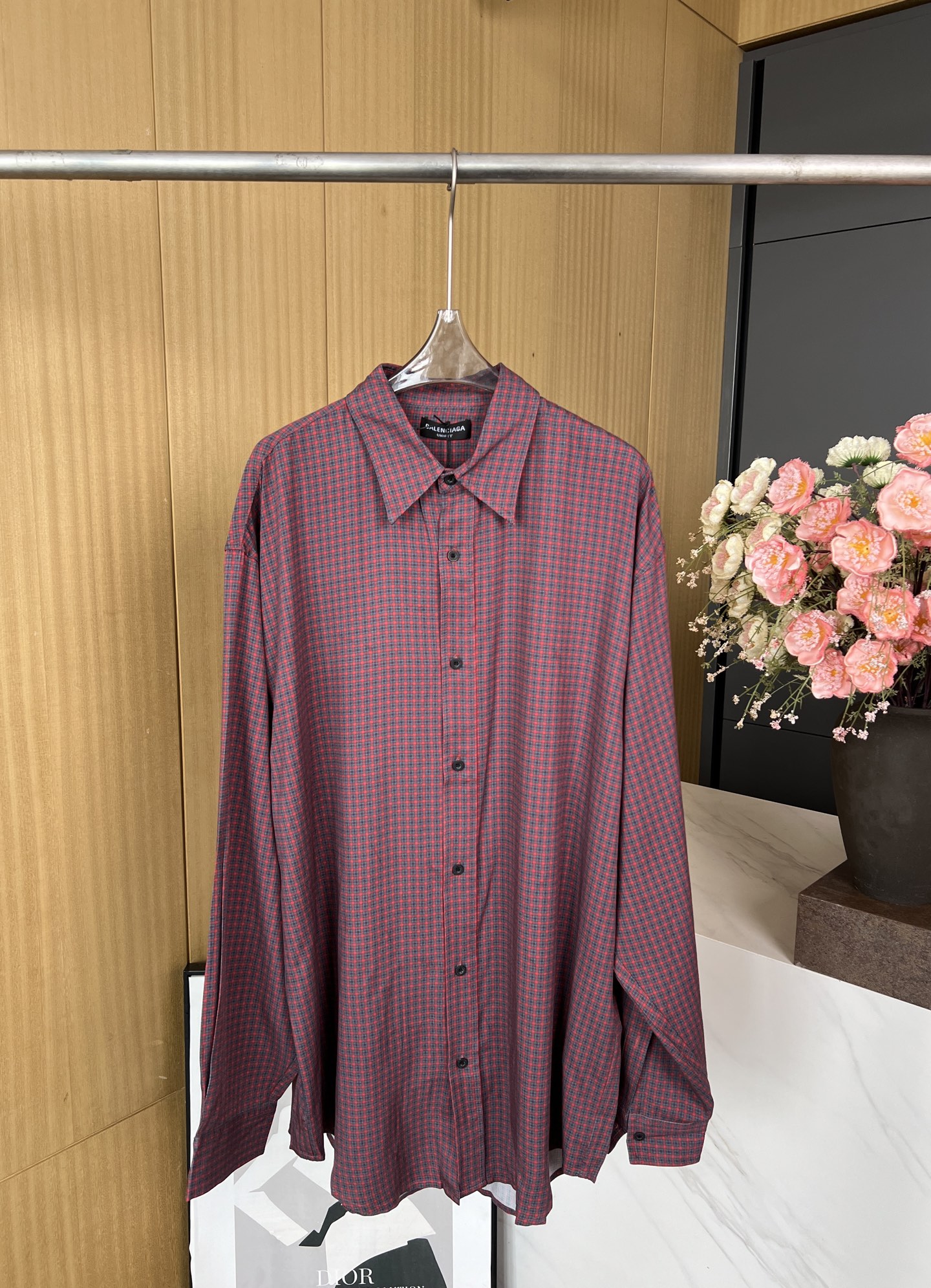 NO:309698,BALENCIAGA Spring and summer new style Cotton striped lapel shirt, soft cotton knitted fabric, curved hem, shoulder-drop design, button closure can be layered with the same series, loose style, same style for men and women. Size SMLXL,,balenciaga,shirts,alexander wang19860909BALENCIAGA 春夏新款 棉质条纹翻领衬衫、柔软棉质针织面料、弧度下摆 落肩设计 、纽扣开合 可跟同系列叠穿、宽松版型、男女同款 码数SMLXL,,balenciaga,shirts,alexander wang,Women's clothing