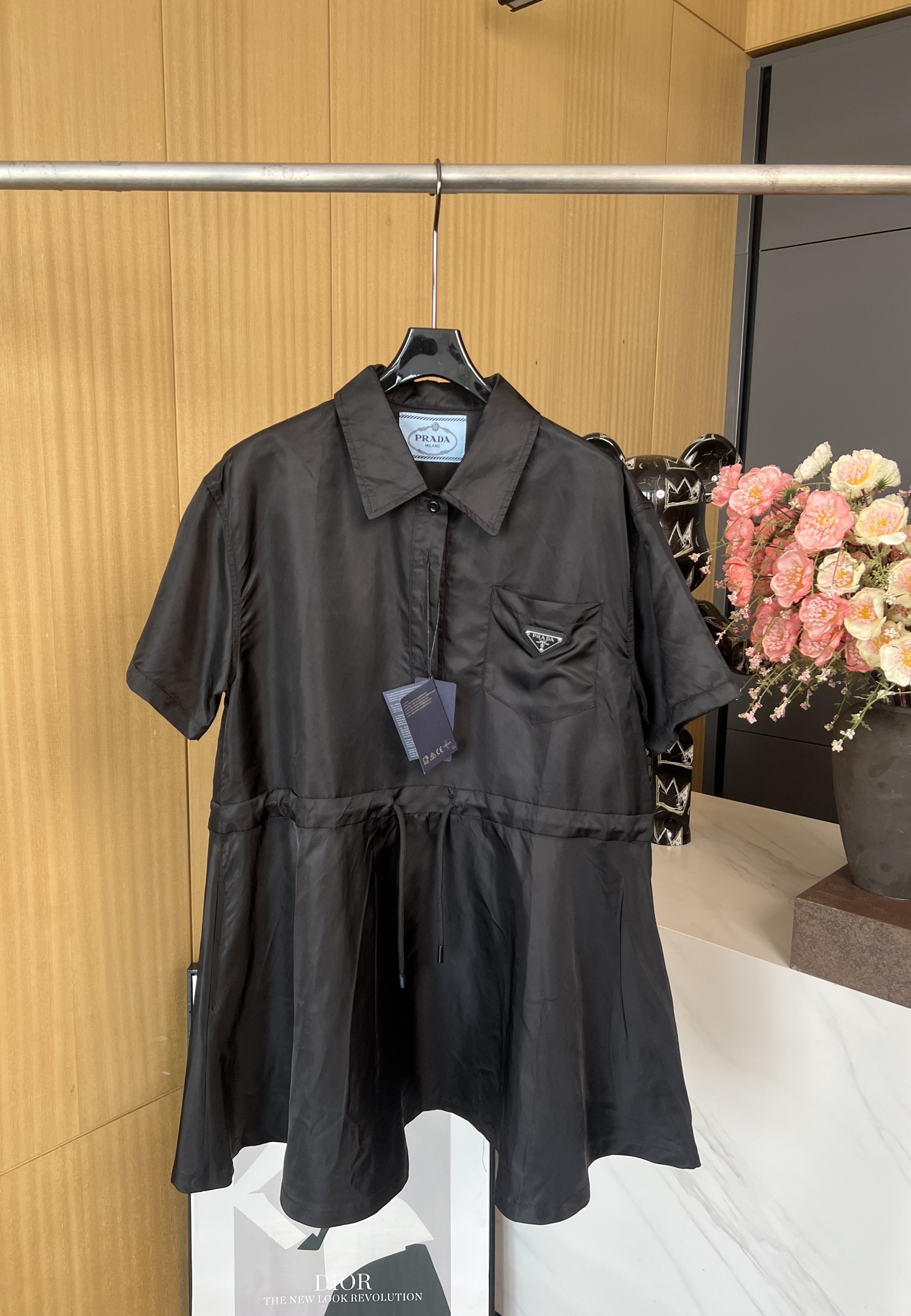 NO:312246,Rada Spring and Summer New Drawstring Design Nylon Dress, Technological Bus Nylon Fabric, Waist Drawstring Design with a handsome feeling on the upper body, classic badge embellishment on the chest, casual style SML, skirts, alexander wang19860909rada 春夏新款 抽绳设计尼龙连衣裙、采用科技布尼龙面料、腰间抽绳设计上身自带帅气感、胸前经典徽章点缀、休闲版型 码数SML,,skirts,alexander wang,Women's clothing
