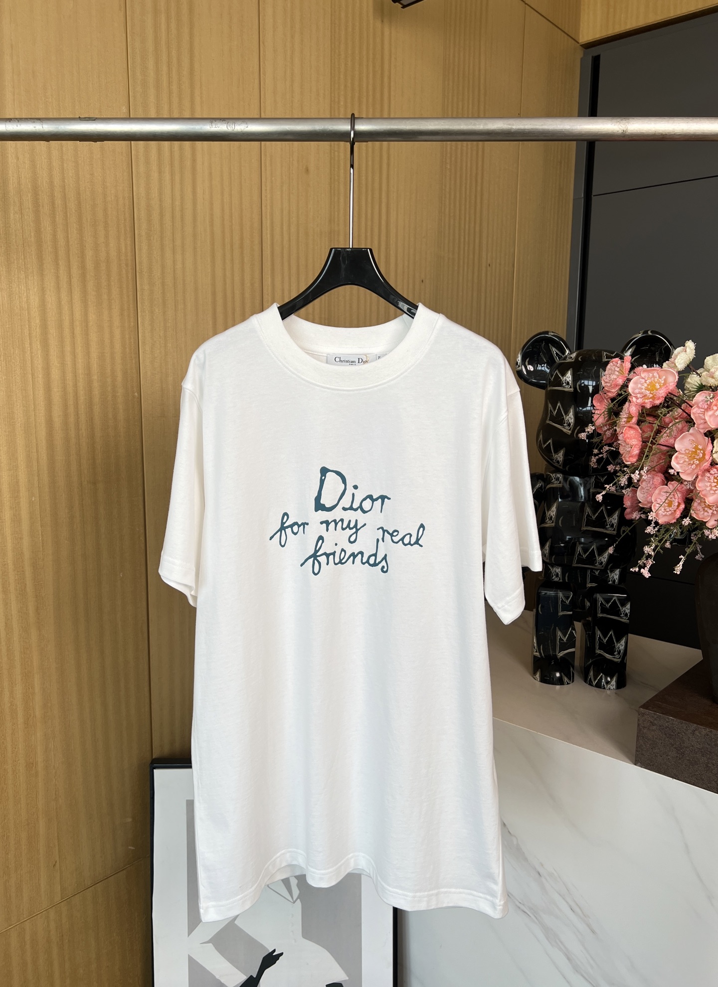 NO:318924,Dior Spring and Summer New Embroidered Round Neck Short Sleeve T-shirt, Dior For My Real Friends embroidered pattern, classic ribbed round neck, casual style, same style for men and women. SML, dior, T-shirt,tees, t-shirt,alexander wang19860909Dior 春夏新款 刺绣字母圆领短袖T恤、胸前有Dior For My Real Friends 的刺绣图案、采用经典的罗纹圆领、休闲版型、男女同款 码数SML,,dior,T-shirt,tees，t-shirt,alexander wang,Women's clothing