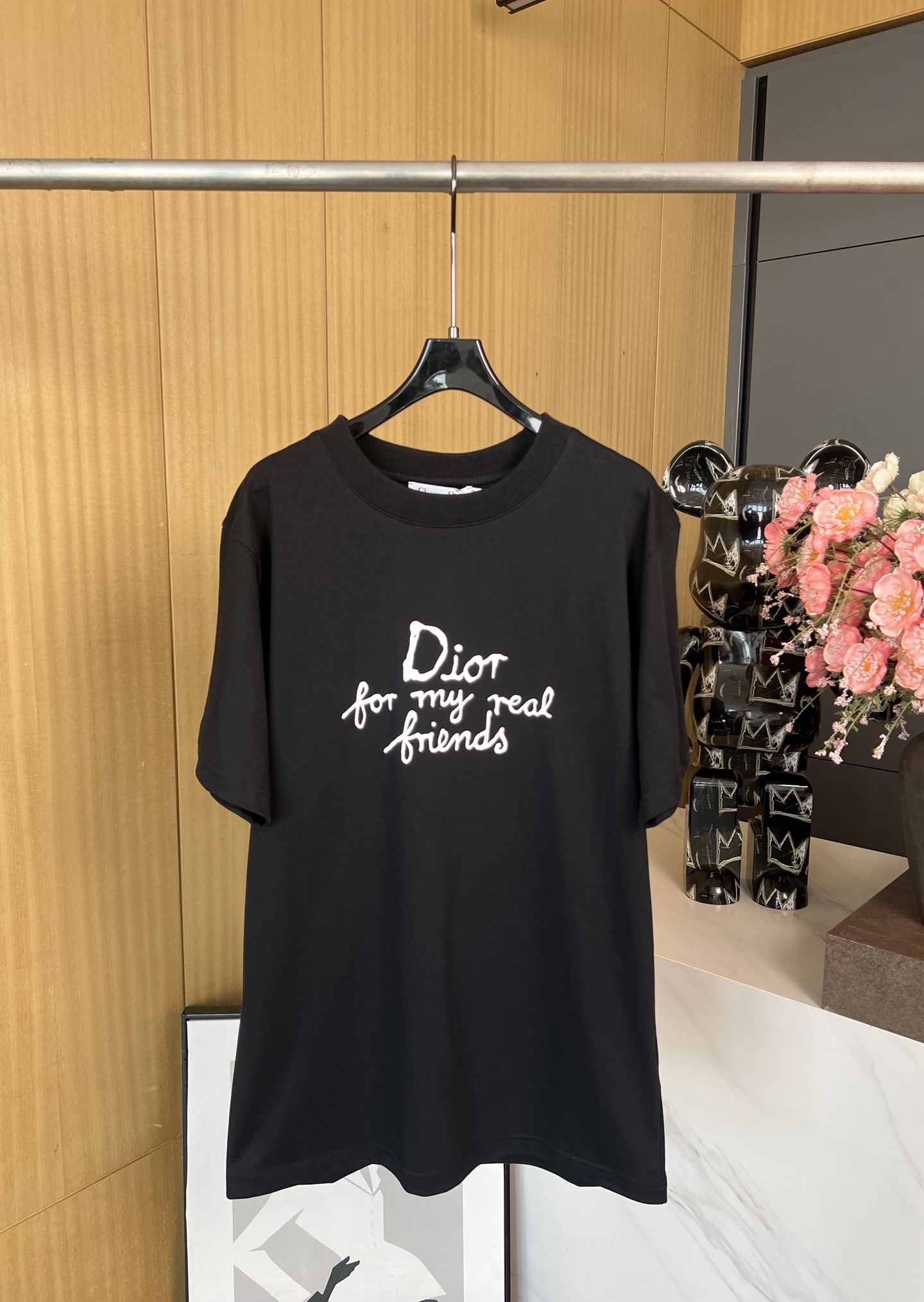 NO:320817,Dior Spring and Summer New Embroidered Round Neck Short Sleeve T-shirt, Dior For My Real Friends embroidered pattern, classic ribbed round neck, casual style, same style for men and women. SML, dior, T-shirt,tees, t-shirt,alexander wang19860909Dior 春夏新款 刺绣字母圆领短袖T恤、胸前有Dior For My Real Friends 的刺绣图案、采用经典的罗纹圆领、休闲版型、男女同款 码数SML,,dior,T-shirt,tees，t-shirt,alexander wang,Women's clothing