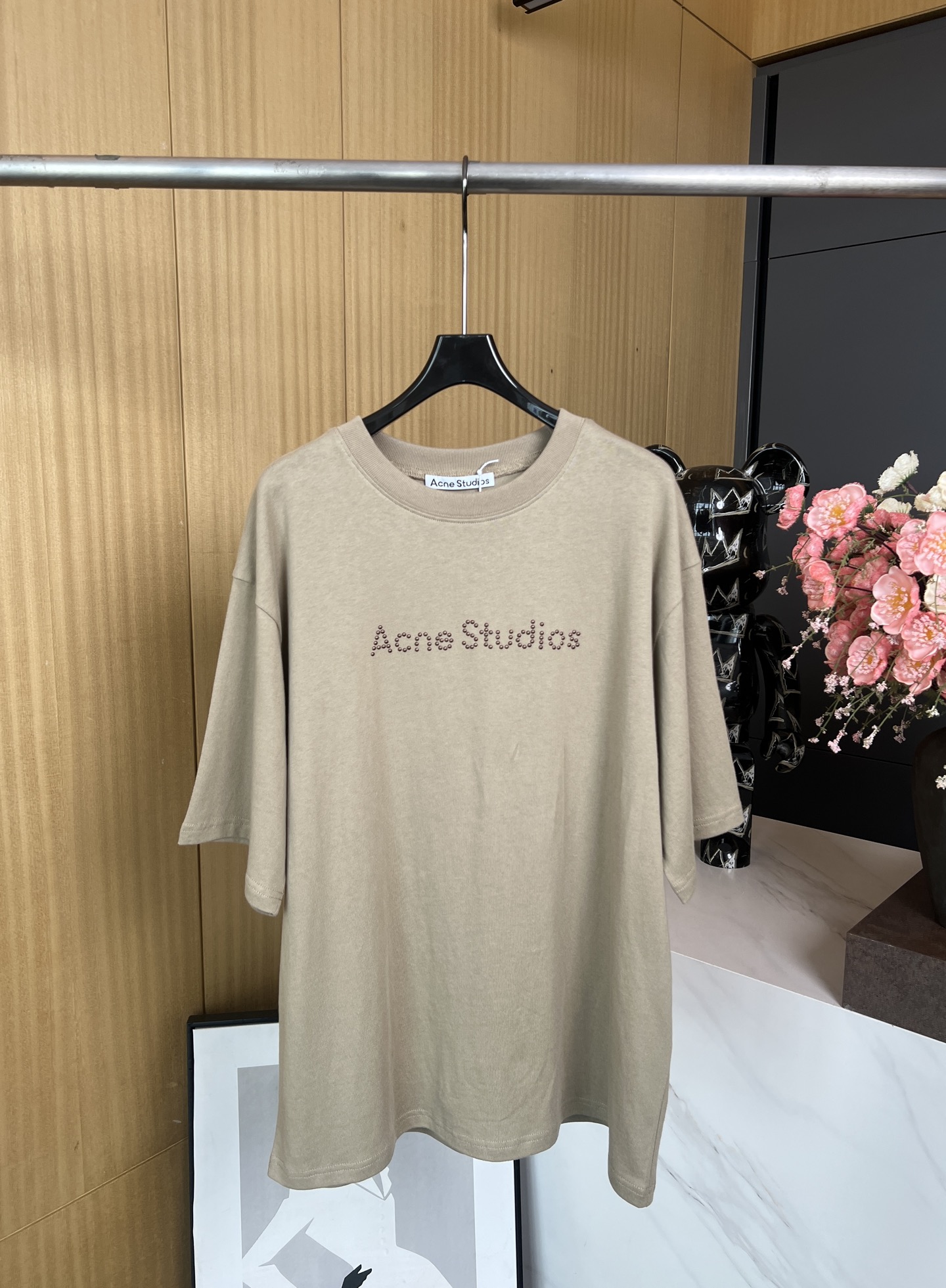 NO:321720,Acne Studios Spring and Summer New Styles Diamond Logo Short-sleeved T-shirt, Acne Studios Diamond Logo, Retro fading effect, casual style, same style for men and women. SML, acne studios,dior,T-shirt,tees,t-shirt,alexander wang19860909Acne Studios 春夏新款 烫钻徽标短袖T恤、正面点缀Acne Studios 烫钻徽标、呈现复古褪色效果、休闲版型、男女同款 码数SML,,acne studios,dior,T-shirt,tees，t-shirt,alexander wang,Women's clothing
