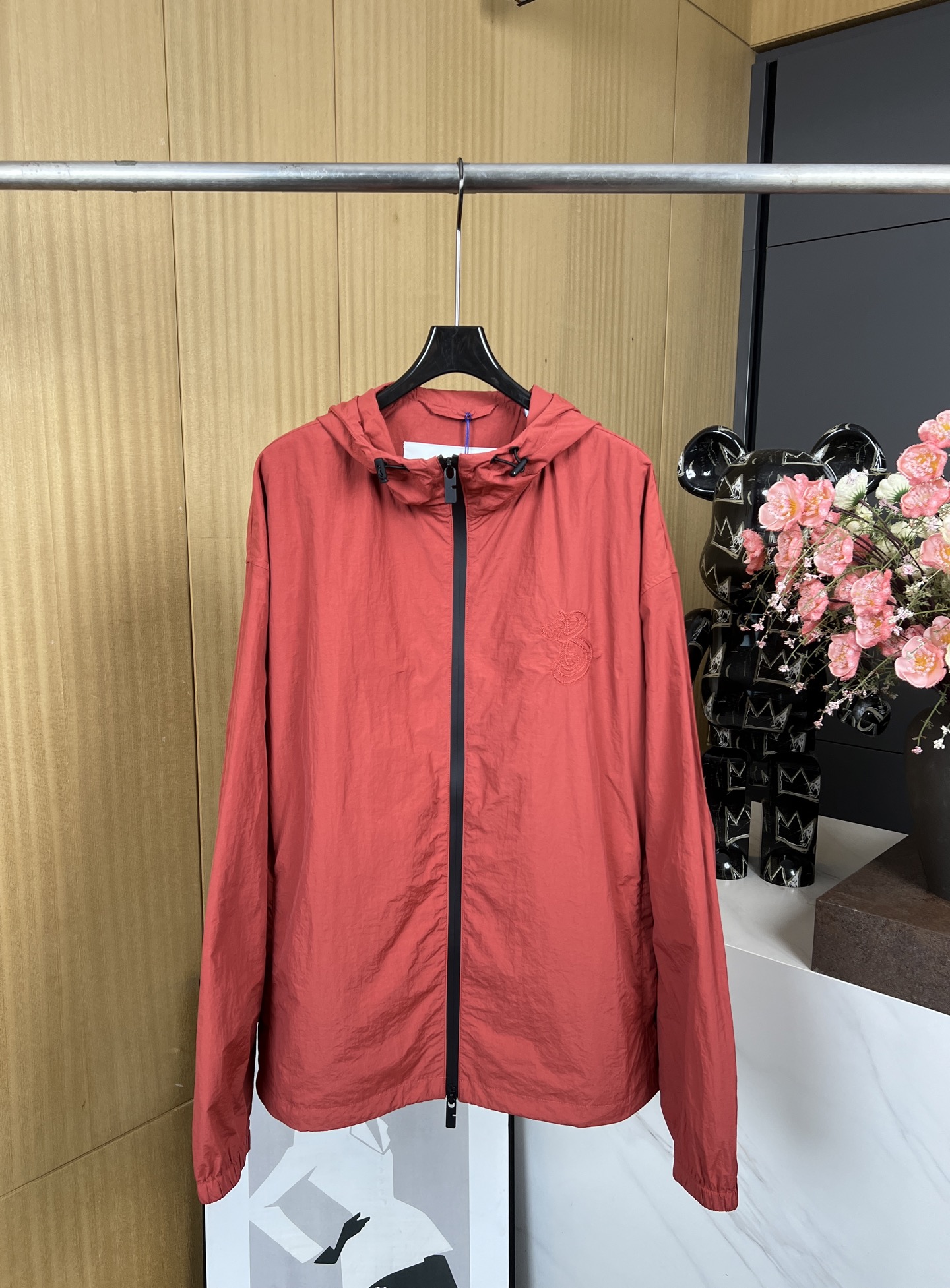NO:323411,BURBERRY New early spring nylon cotton hooded jacket, embellished with the same color Yumu B pattern embroidery, two-way zipper closure, side zipper pocket, casual style, same style for men and women SMLXL, burberry, jackets & coats,hats,alexander wang19860909BURBERRY 早春新款 尼龙棉质连帽外套、点缀同色系宇母 B图案刺绣、双向拉链开合、侧边拉链口袋、休闲版型、男女同款 码数SMLXL,,burberry,jackets & coats,hats,alexander wang,Women's clothing