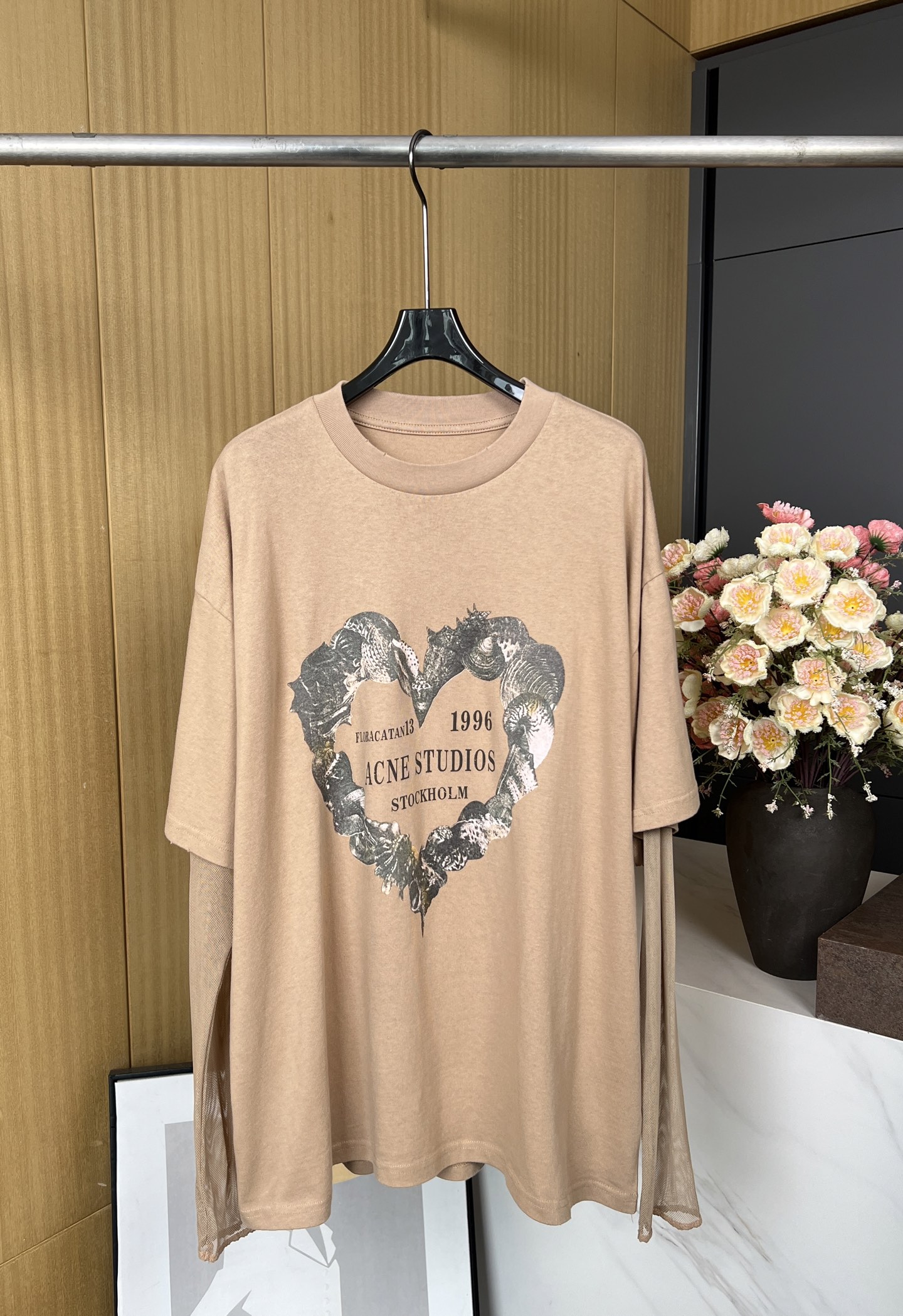 NO:325049,Acne Studios New early spring style Love printed fake two-piece long-sleeved mesh T-shirt, grinding collar and frying whole body, cuff spliced ​​yarn mesh design, casual style SML, acne studios,dior,tees,t-shirt,alexander wang19860909Acne Studios 早春新款 爱心印花假两件长袖网纱T恤、 领口磨破全身炒色做旧、袖口拼接纱网设计、休闲版型 码数SML,,acne studios,dior,tees，t-shirt,alexander wang,Women's clothing