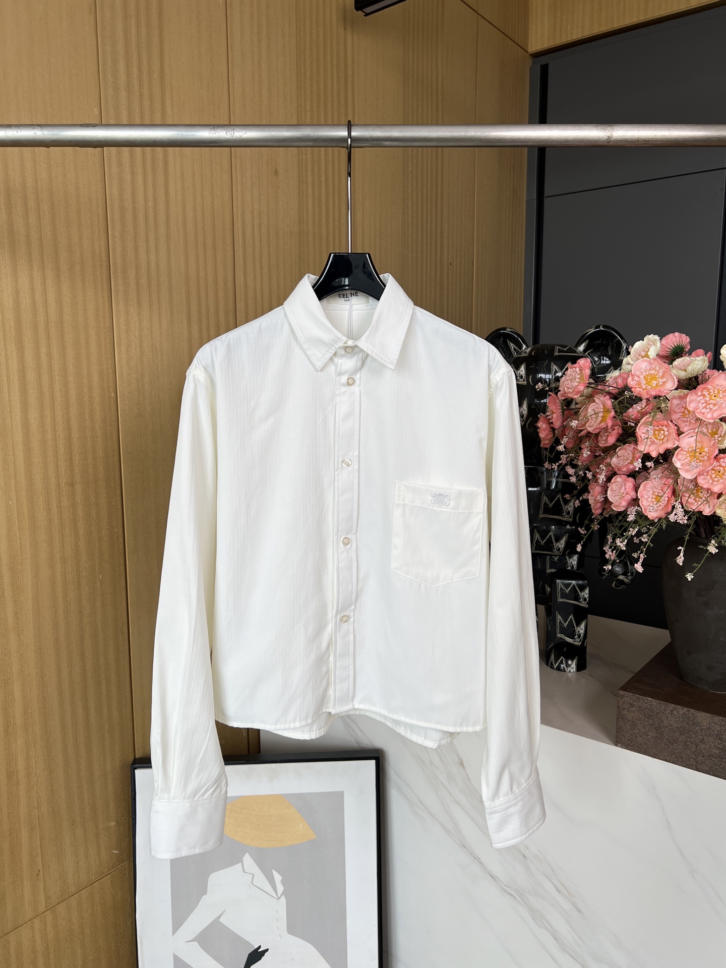 NO:318913,Celine* new spring and summer shirt with vertical stripes, super slim, loose style and not picky body shape, pure cotton fabric, skin-friendly texture, soft size SML, celine,shirts,alexander wang19860909Celine*春夏新款衬衫 竖条纹设计超显瘦,宽松版型不挑身材 纯棉面料 质地亲肤柔顺 码数SML,,celine,shirts,alexander wang,Women's clothing