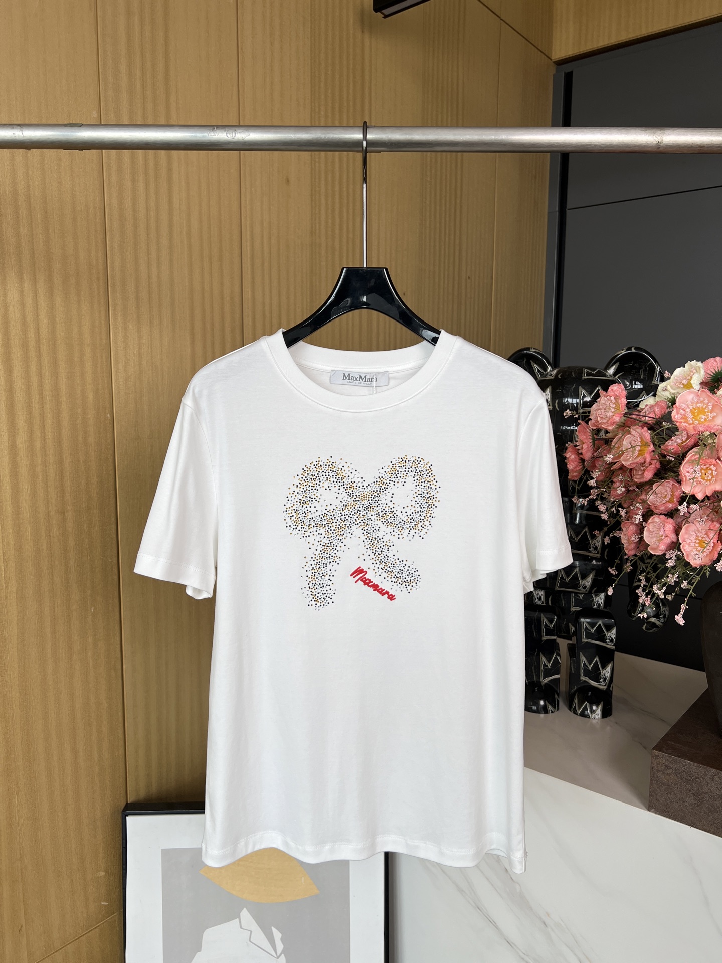 NO:318935,Max Mar* Spring and summer new style, diamond-sleeved short-sleeved T-shirt Regular style, upper body slimming, pure cotton fabric, skin-friendly, comfortable and breathable, SML, T-shirt,tees, t-shirt,alexander wang19860909Max Mar* 春夏新款 烫钻短袖T恤 常规版型 上身显瘦 纯棉面料 亲肤舒适透气 码数SML,,T-shirt,tees，t-shirt,alexander wang,Women's clothing