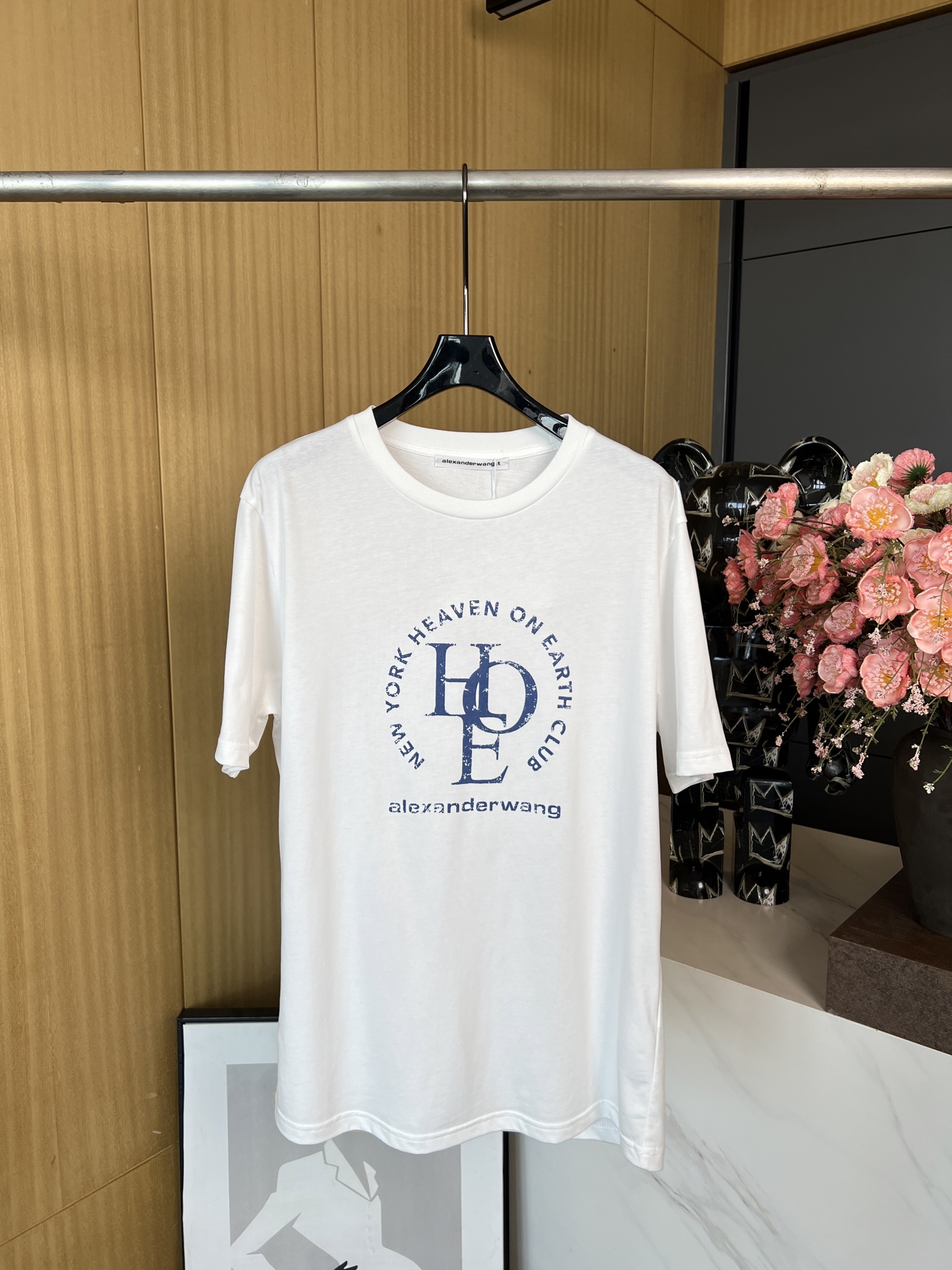 NO:318931,Alexander *Wang & Alexander King Printed Short-sleeved T-shirt Chest letter circle print Simple design Loose fit Pure cotton fabric Breathable and comfortable SML, alexander wang, T-shirt,tees, t-shirt,alexander wang19860909Alexander *Wang &亚历山大王 印花短袖T恤 胸口字母圆圈印花 简单设计 宽松版型 纯棉面料 透气又舒适 码数SML,,alexander wang,T-shirt,tees，t-shirt,alexander wang,Women's clothing