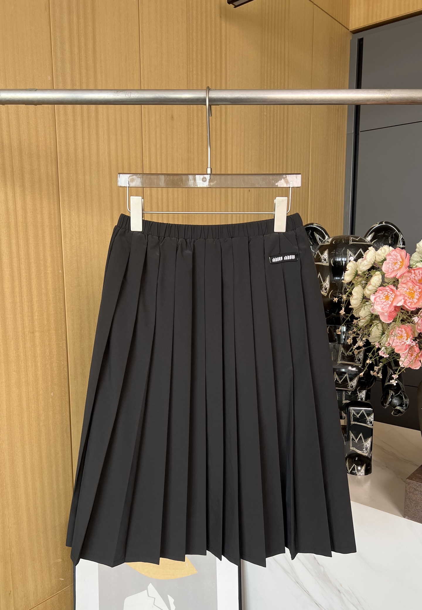 NO:318887,Miu*miu Spring and Summer Latest Pleated Skirts, Left Pocket Essence Brand Embroidery LG Overall cut three-dimensional and stylish, soft and comfortable fabric, inner lining hole design, moderate style, upper body slimming SML,,miumiu, skirts, alexander wang19860909Miu*miu春夏最新款 百褶半身裙 左口袋精致品牌刺绣LG 整体剪裁立体有型 面料柔顺舒适 内里网洞设计 版型适中 上身显瘦 码数SML,,miumiu,skirts,alexander wang,Women's clothing