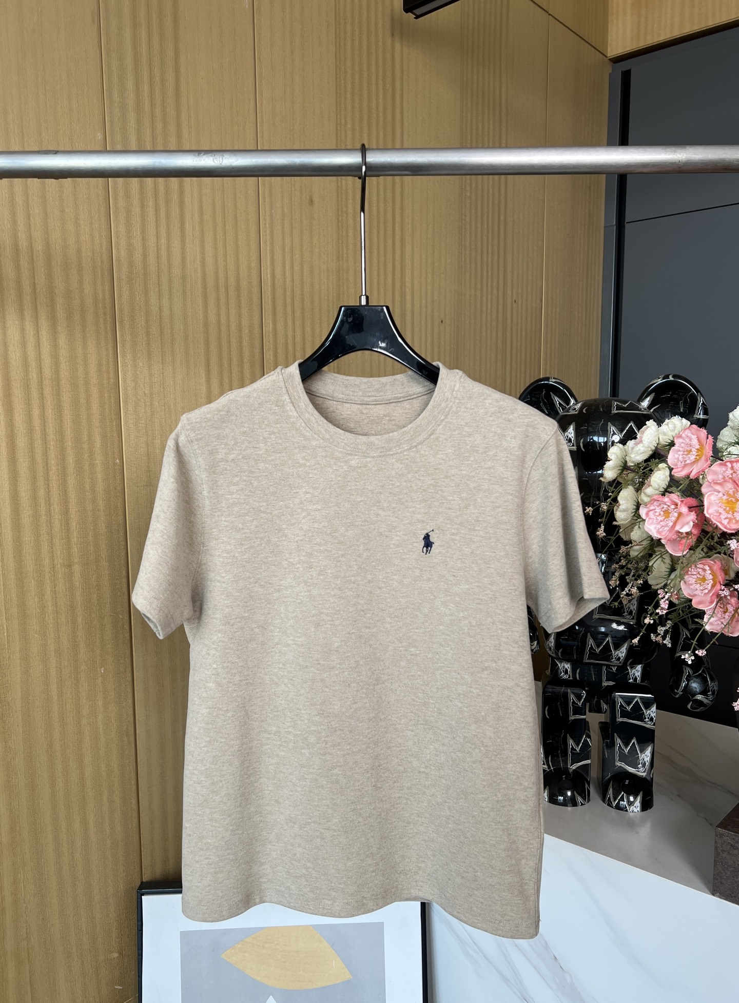 NO:318884,RalphLauren*RalphLauren, the latest hot spring and summer, classic pony embroidery on the chest, pure cotton fabric soft, comfortable and breathable, straight-tube style, super slimming while not losing beauty. SML, loro piana, alexander wang19860909RalphLauren*拉夫劳伦,春夏最新爆款 ,胸前经典小马刺绣,纯棉面料软糯舒适透气,直筒版型,超级显瘦的同时不失美感. 码数SML,,loro piana,alexander wang,Women's clothing