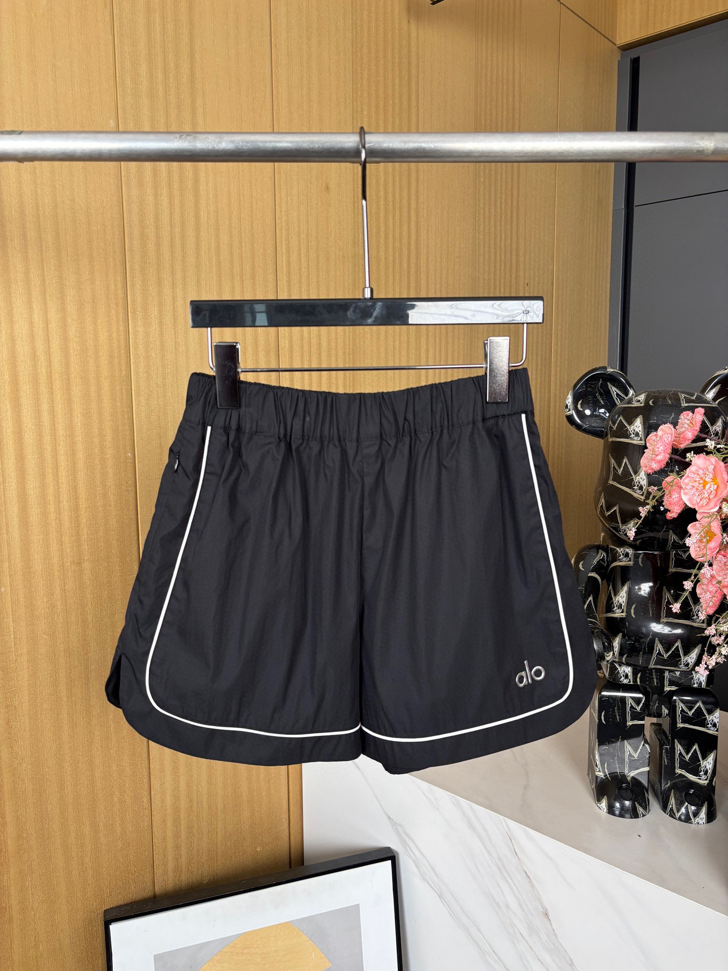 NO:331197,Alo Yoga Spring and Summer New Short Stand Collar Zipper Jacket Shorts Set, Paired with Sporty Mesh Lining, Contrast Sport Pipe, Half High Neck Design and Elastic Waist, Casual Style SML,, Shorts, Jackets & Coats, Jackets & Coats, Alexander Wang19860909Alo Yoga 春夏新款 短款立领拉链外套夹克短裤套装、搭配运动风格网眼衬里,以撞色运动滚边、半高领设计和松紧腰、休闲版型 码数SML,,shorts,jackets & coats,jackets & coats,alexander wang,Women's clothing