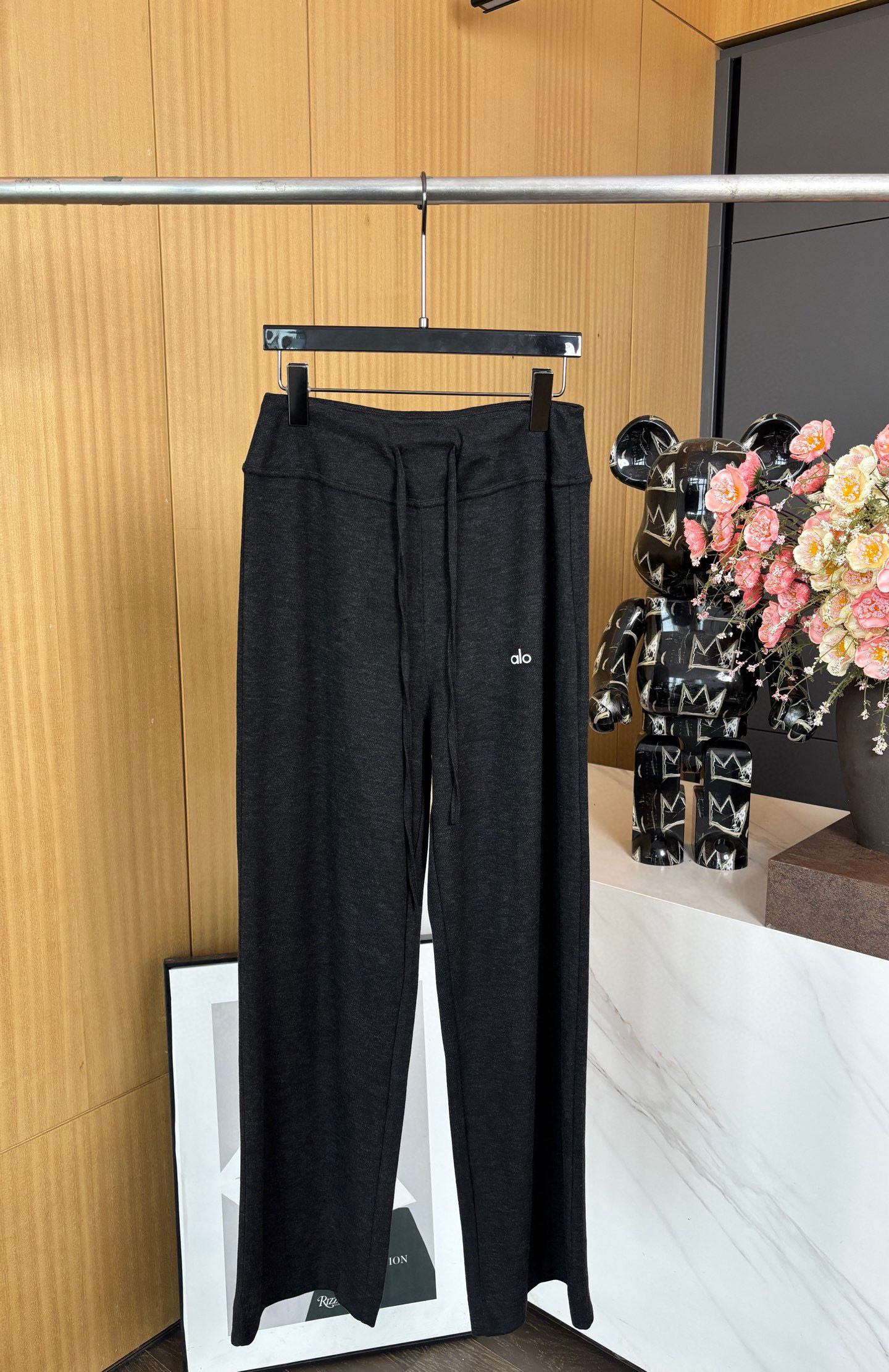 NO:331968,ALO new spring and summer style knitted drawstring wide-leg pants, comfortable, breathable, wrinkle-resistant, wide waist drawstring design, long and thin legs, casual style SML, alexander wang19860909ALO 春夏新款 针织抽绳阔腿裤、舒适透气垂顺抗皱、腰部宽腰头抽绳设计、显的腿又长又细、休闲版型 码数SML,,alexander wang,Women's clothing