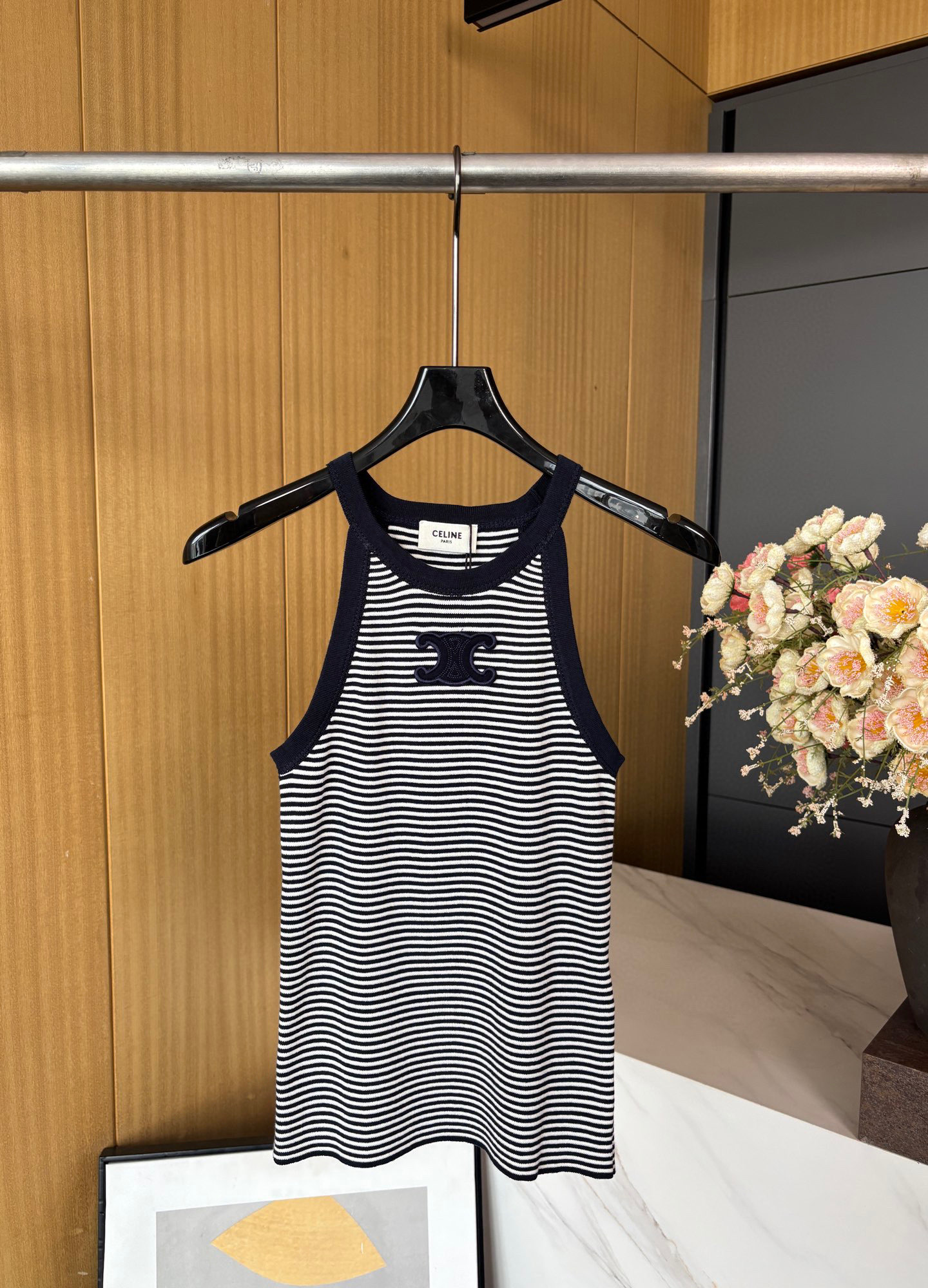 NO:335951,Celine Spring and Summer New Style Contrast Striped Neck Vest Hanger, Double C Embroidery on the chest, Ribbed Trim, Casual Style SML, Celine, Alexander Wang19860909Celine 春夏新款 撞色条纹挂脖背心吊、胸前有双C刺绣、罗纹饰边、休闲版型 码数SML,,celine,alexander wang,Women's clothing