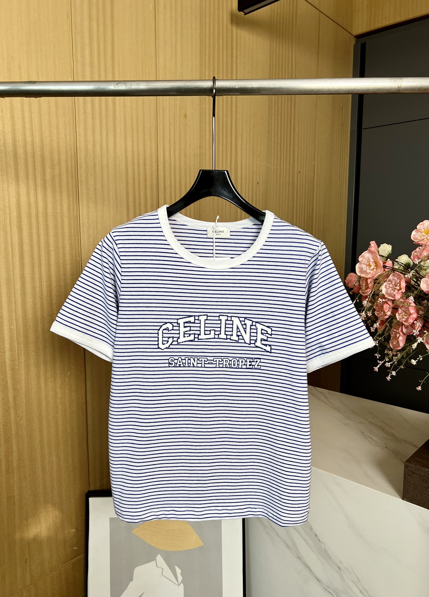 NO:411809,Celine early spring new style striped jersey T-shirt, CELINE SAINT-TROPEZ printing, classic style, contrasting rib trim, casual style S M L, celine, saint laurent,tees, t-shirt, alexander wang19860909Celine 早春新款 条纹平纹针织T恤、CELINE SAINT-TROPEZ印花、经典版型、撞色罗纹饰边、休闲版型 码数S M L,,celine,saint laurent,tees，t-shirt,alexander wang,Women's clothing