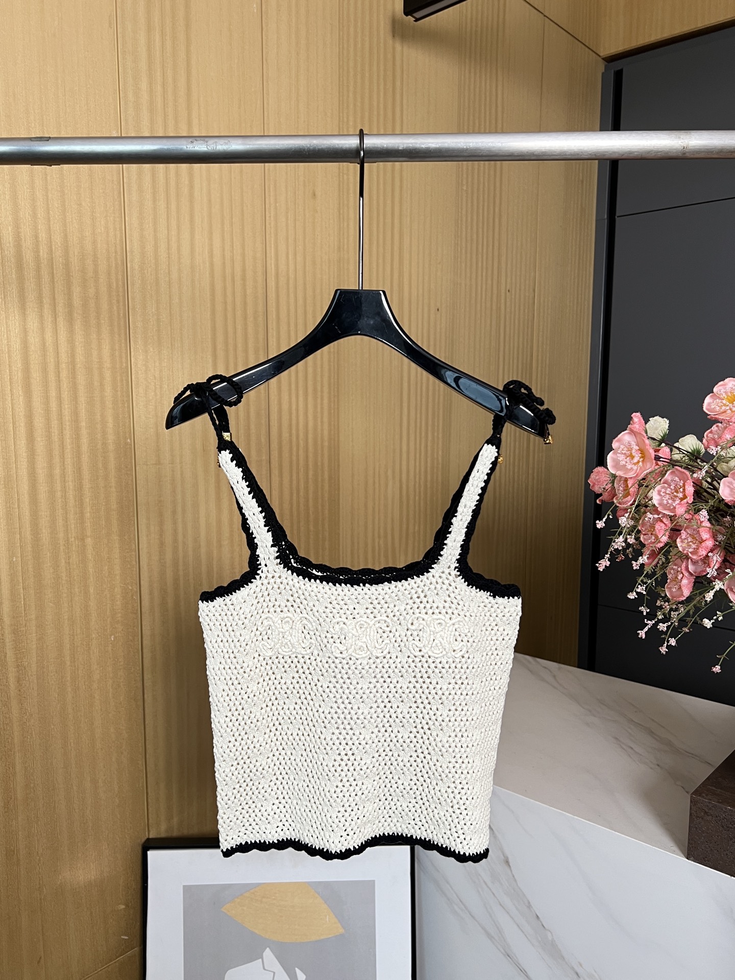NO:411764,Celine spring and summer new style crochet cotton suspender vest, TRIOMPHE hand-crochet embroidery, tied shoulder straps, casual style SML, celine, alexander wang19860909Celine 春夏新款 钩针编织棉质吊带背心、TRIOMPHE手工钩针编织刺绣、系结肩带、休闲版型 码数SML,,celine,alexander wang,Women's clothing
