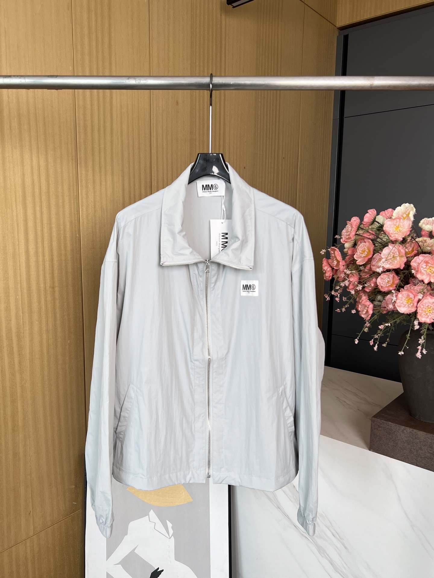 NO:412844,Maison Margiela Spring and summer new style black digital printed sunscreen clothes, thin fabric, drawstring design Simple and high-end, casual style S M L,,masion margiela,alexander wang19860909Maison Margiela马吉拉 春夏新款 黑色数字印花防晒衣、面料轻薄、抽绳设计 简洁高级 、休闲版型 码数S M L,,masion margiela,alexander wang,Women's clothing