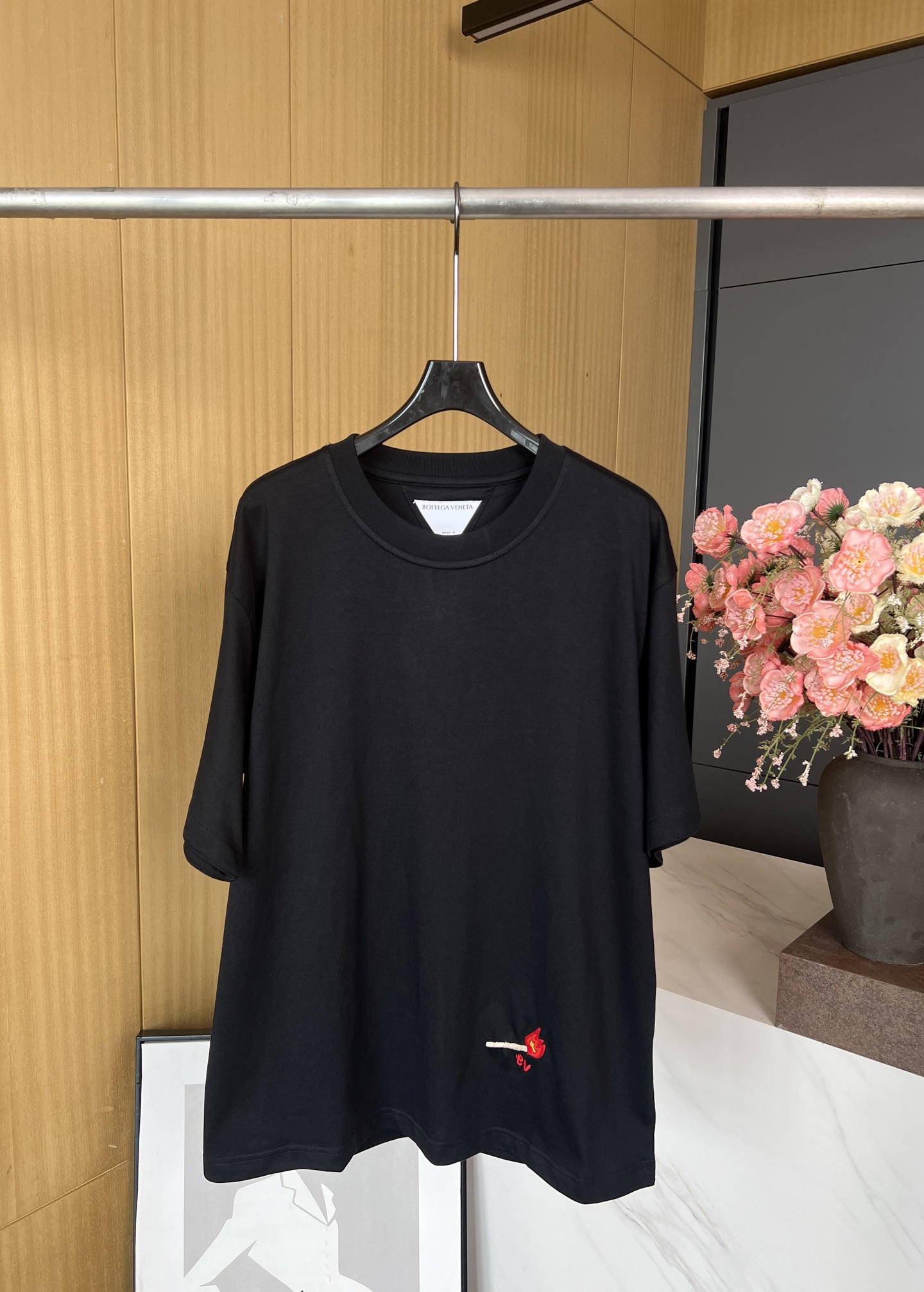 NO:412837,BOTTEGA VENETA BV spring and summer new style match logo embroidered short sleeves, match pattern embroidery on the front, casual style, same style for men and women. SML, bottega veneta, bottega veneta, T-shirt, alexander wang19860909BOTTEGA VENETA BV春夏新款 火柴小logo刺绣短袖、正面饰有火柴图案刺绣、休闲版型、男女同款 码数SML,,bottega veneta,bottega veneta,T-shirt,alexander wang,Women's clothing