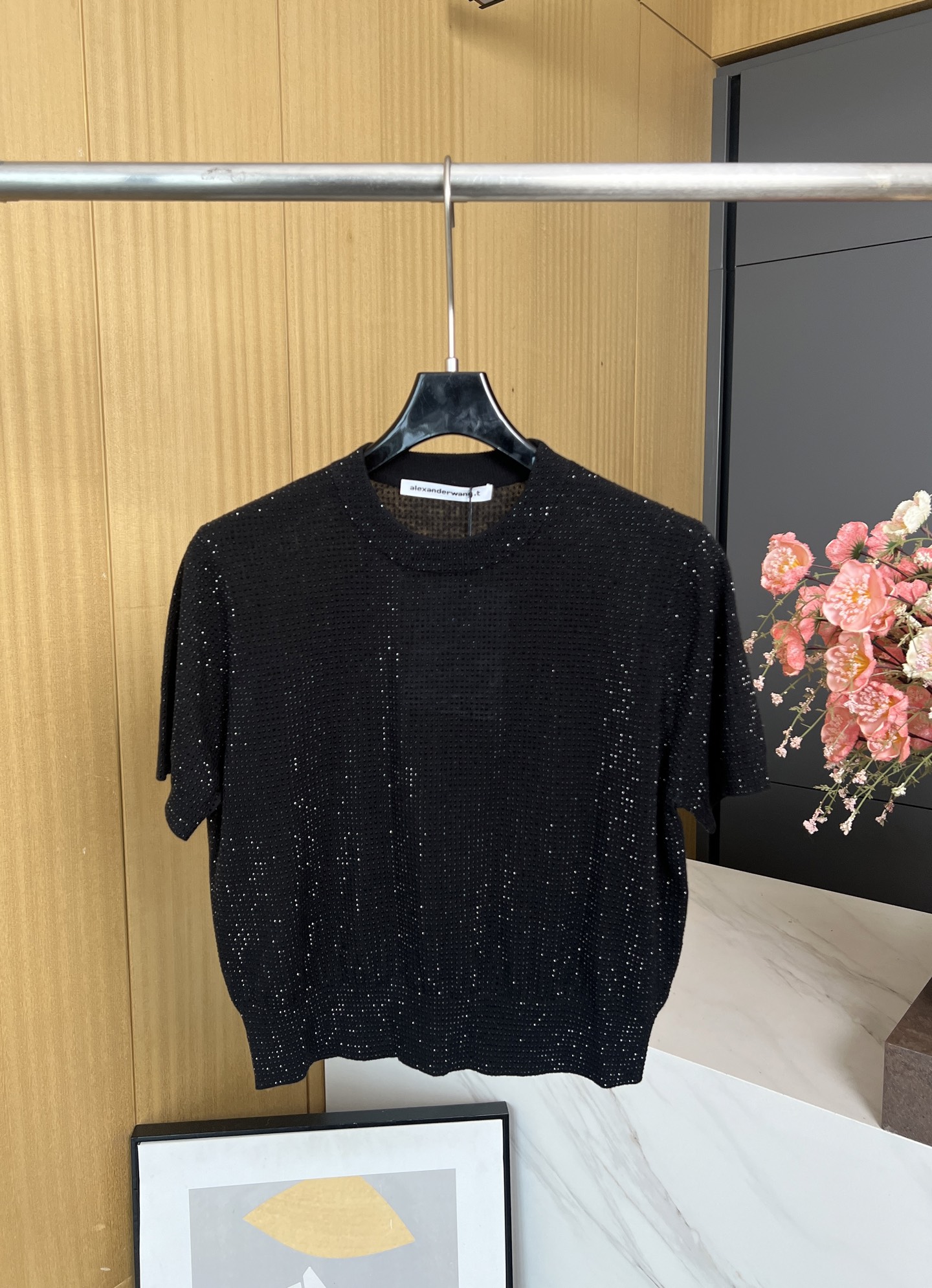 NO:423108,Alexanderwang Alexanderwang Spring and summer new style with round neck short-sleeved T-shirt, full of buling buling, top body makes you look slim and taller SML, alexander wang, T-shirt,tees, t-shirt,alexander wang19860909alexanderwang亚历山大王 春夏新款 烫钻圆领短袖T恤、满身布灵布灵的烫钻点辍、上身显瘦显高 码数SML,,alexander wang,T-shirt,tees，t-shirt,alexander wang,Women's clothing