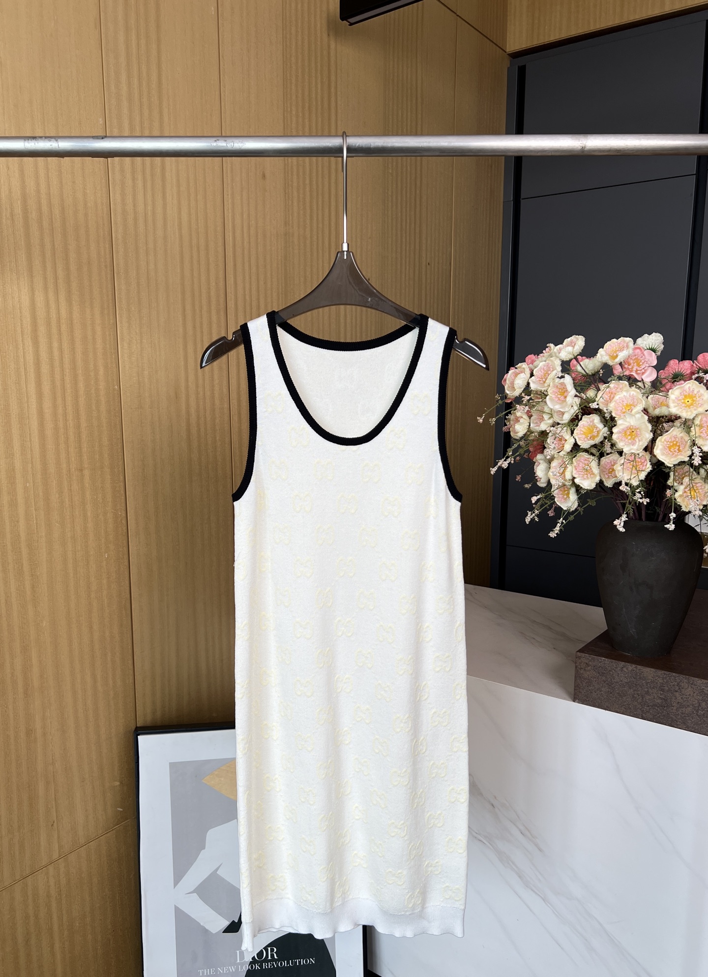 NO:427740,Gucci Spring and Summer New Products Wool GG Wool Blend Sleeveless Dress, Lemon Yellow Wool Blend Fabric Making, Interlocking GG Jacquard Pattern, Slim-fit and elastic version, Ribbed Hem, Casual Edition SML, Gucci, Skirts, Alexander Wang19860909Gucci 春夏新品 羊毛GG羊毛混纺无袖连衣裙、柠檬黄羊毛混纺面料制作、互扣式GG提花图案、修身弹力版型、罗纹下摆、休闲版型 码数SML,,gucci,skirts,alexander wang,Women's clothing