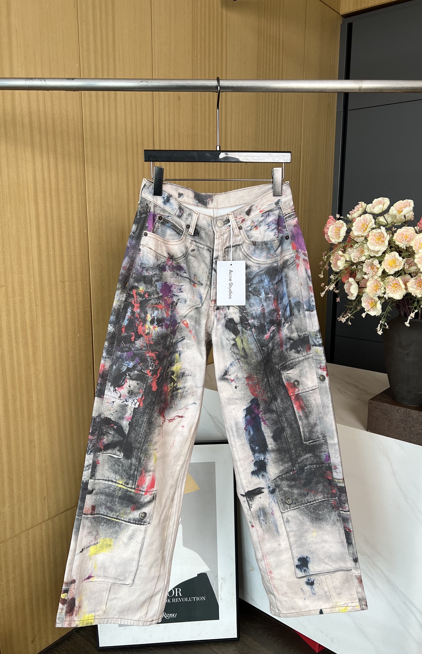 NO:434419,Acne Studios Autumn and Winter New 1981 Series Aged Graffiti Design Straight Jeans, Painting Effect Trompe I'oeil Print, Low Waist, Loose Style, Men and Women's Same Model Number 26/27/28/29,,acne studios,dior,jeans,alexander wang19860909Acne Studios 秋冬新款 1981系列 做旧涂鸦设计直筒牛仔裤、绘画效果trompe I'oeil印花、低腰、宽松版型、男女同款 码数26/27/28/29,,acne studios,dior,jeans,alexander wang,Women's clothing