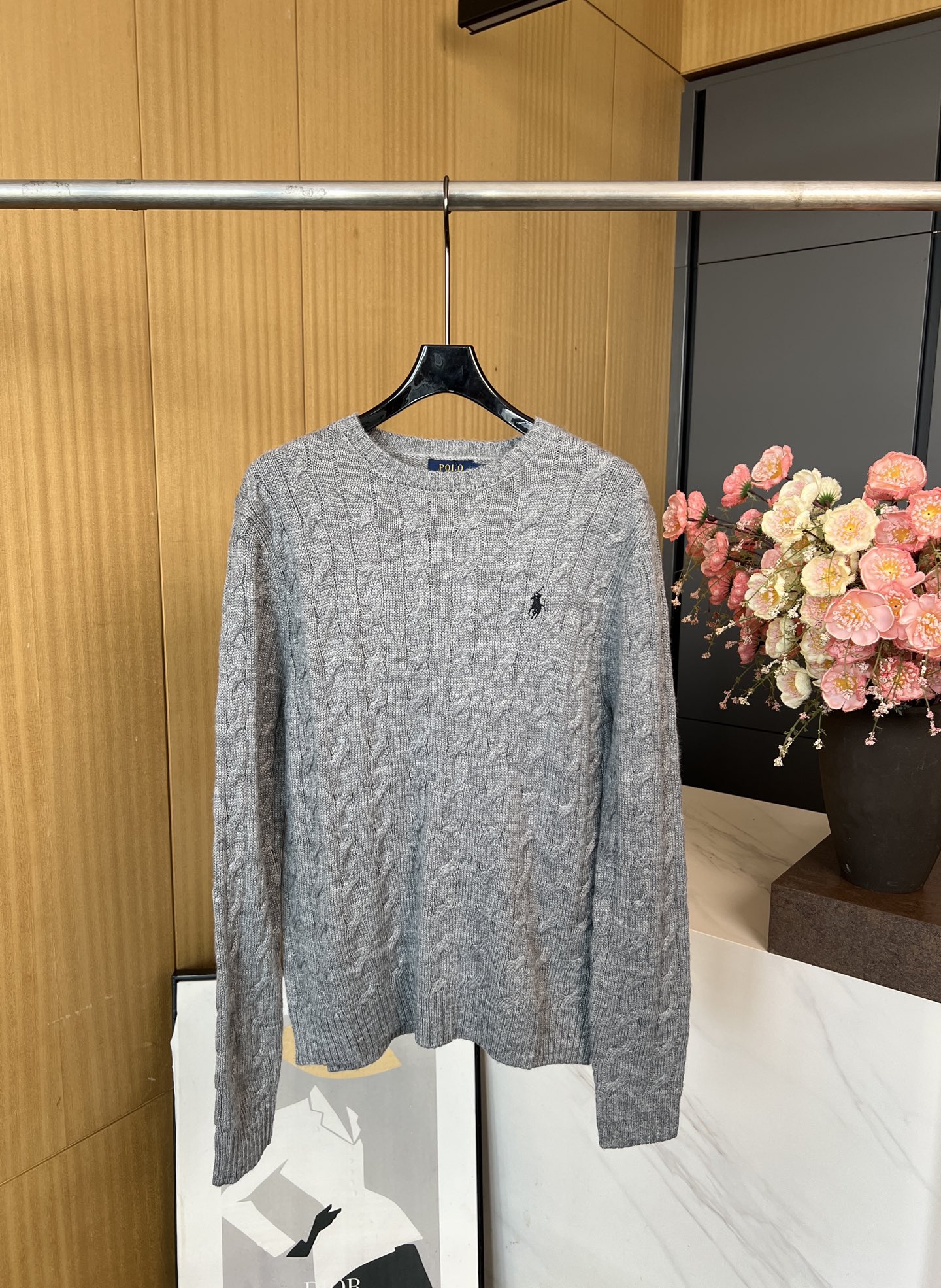 NO:473548,Ralph Lauren Autumn and Winter New Pony Embroidered Cable Pullover Knitted Sweater, Fixed Dyeing and Spinning, Super Pretty Body, Classic Style, Casual Style, S M L, Loro Piana, Alexander Wang19860909Ralph Lauren 拉夫劳伦 秋冬新款 小马标刺绣绞花套头针织衫、采用定染定纺纱线、上身超级好看、经典款式、休闲版型 码数S M L,,loro piana,alexander wang,Women's clothing