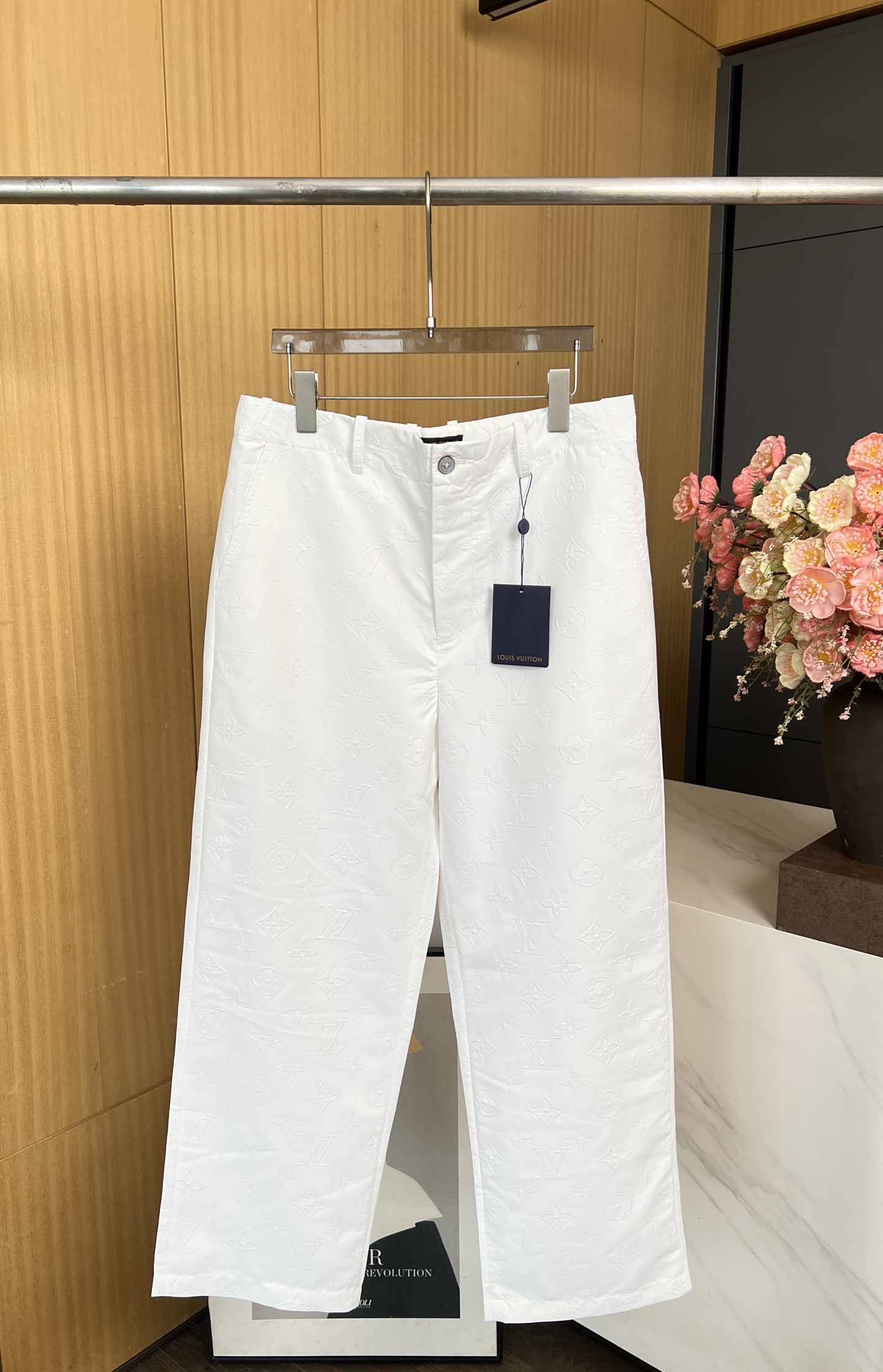 NO:480707,Louis Vuitton men's Louis Vuitton autumn and winter new style straight embossed suit trousers, custom cotton blend fabric, full-frame Macro Monogram embossed jacquard, unique embossed effect, Italian pocket bordered back pocket, simple design style S M L XL,,louis vuitton,louis vuitton,business suit,alexander wang19860909男款LouisVuitton 路易 秋冬新款 直筒压花西装长裤、定制棉质混纺面料、全幅 Macro Monogram 压纹提花、映现别致浮雕效果、意式口袋镶边后袋、简单设计款式 码数S M L XL,,louis vuitton,louis vuitton,business suit,alexander wang,Women's clothing