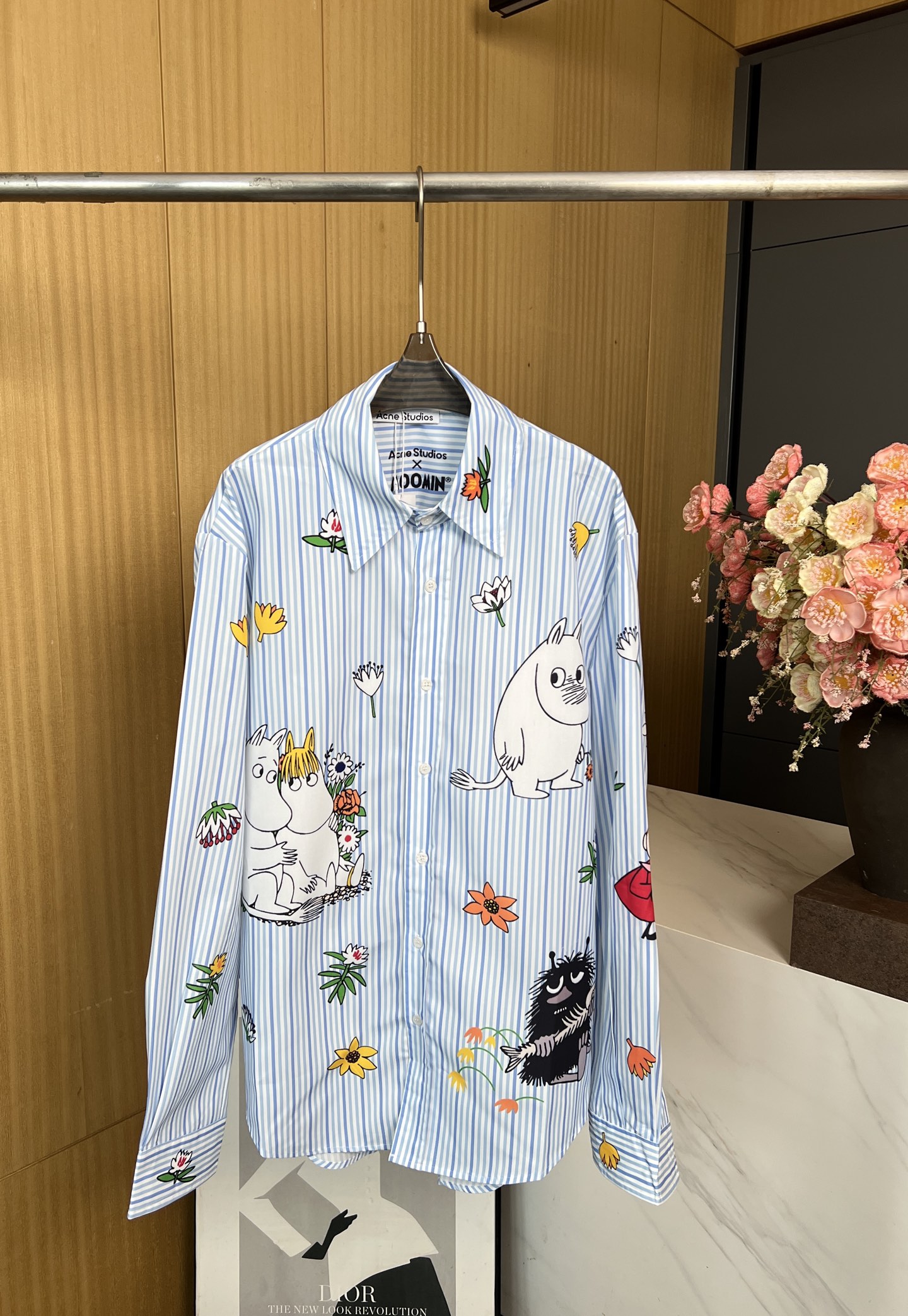NO:480729,AcneMoomin New early autumn style Co-branded series Cartoon pattern short-sleeved striped shirt, love little hippo, loose style, same style for men and women. Size S M L,,acne studios, T-shirt, alexander wang19860909AcneMoomin 姆明 早秋新款 联名系列 卡通图案短袖条纹衬衣、恋爱的小河马不要太可爱好嘛、宽松版型、男女同款 码数S M L,,acne studios,T-shirt,alexander wang,Women's clothing