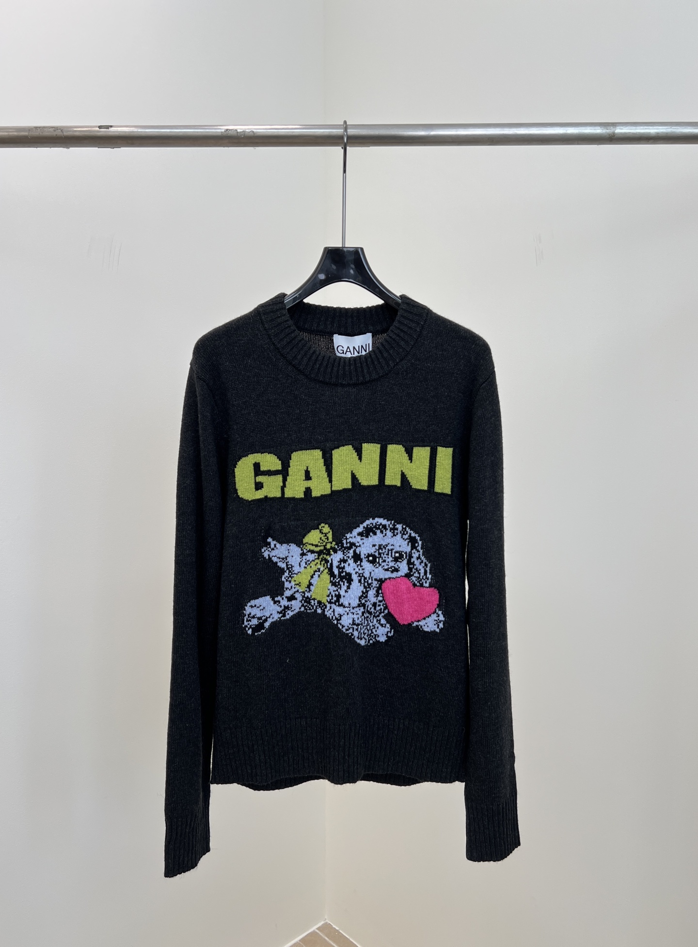 NO:485844,GANNI autumn and winter new style, gray long-sleeved knitted sweater, cute poodle cartoon printed pattern on the chest, brand fluorescent green letter design, soft and comfortable feel, round neck design simple and elegant, casual style S M L,,sweaters,alexander wang19860909GANNI 秋冬新款 灰色长袖针织毛衣、胸前可爱贵宾犬卡通印花图案、品牌荧光绿字母设计、手感柔软舒适、圆领设计简约大方、休闲版型 码数S M L,,sweaters,alexander wang,Women's clothing