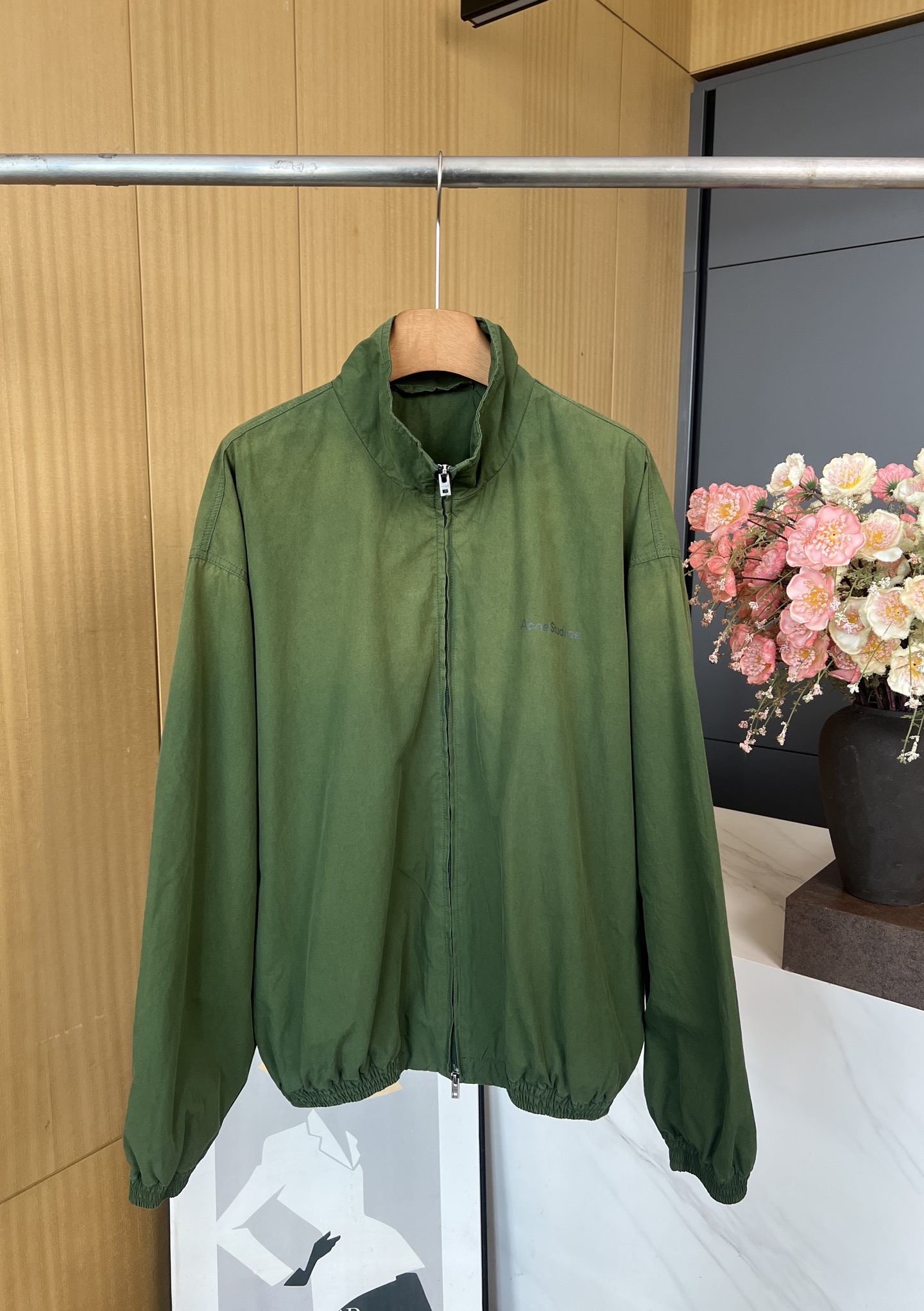 NO:500995,Acne Studios Autumn and Winter New 1996 Print Loose Zipper Jacket, Acne Studios logo print on the chest and back, side seam pocket elastic cuffs and hem, and two-way zipper, loose fit S M L,,acne studios,dior, jackets & coats, jackets & coats, alexander wang19860909Acne Studios 秋冬新款 1996印花宽松拉链外套夹克、胸部和背部有Acne Studios徽标印花、侧缝口袋弹性袖口和下摆、以及双向拉链、宽松版型 码数S M L,,acne studios,dior,jackets & coats,jackets & coats,alexander wang,Women's clothing